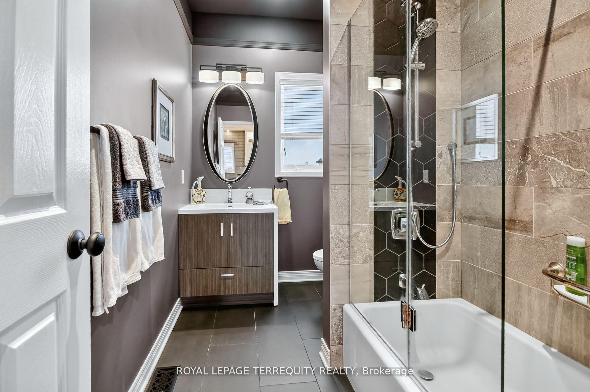 









96


Allanford

Avenue,
Hunt Club - South Keys and Area,




ON
K1T 3Y6

