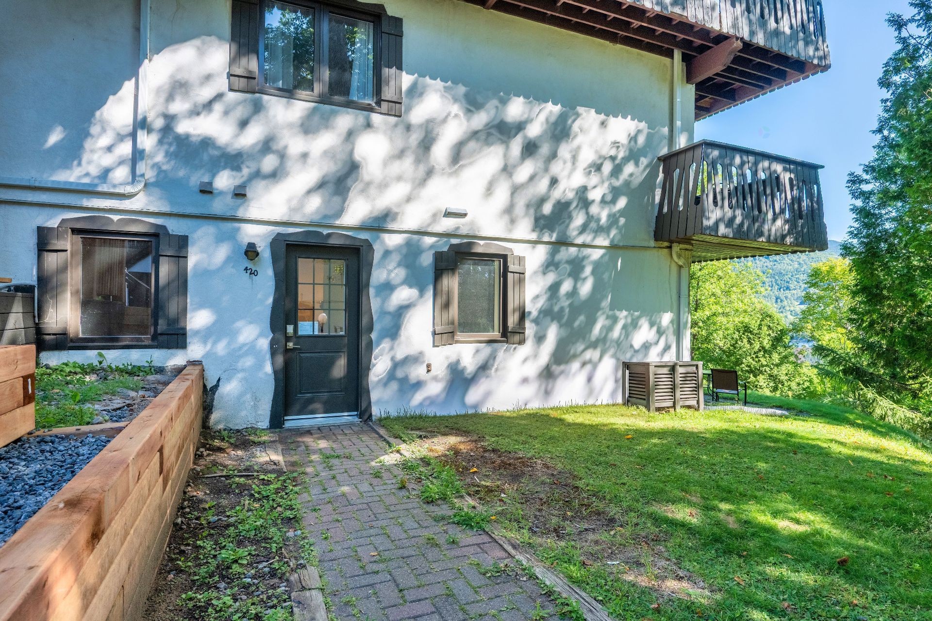 









231


Ch. de Lac-Tremblant-Nord

, 420,
Mont-Tremblant,




QC
J8E1B4


