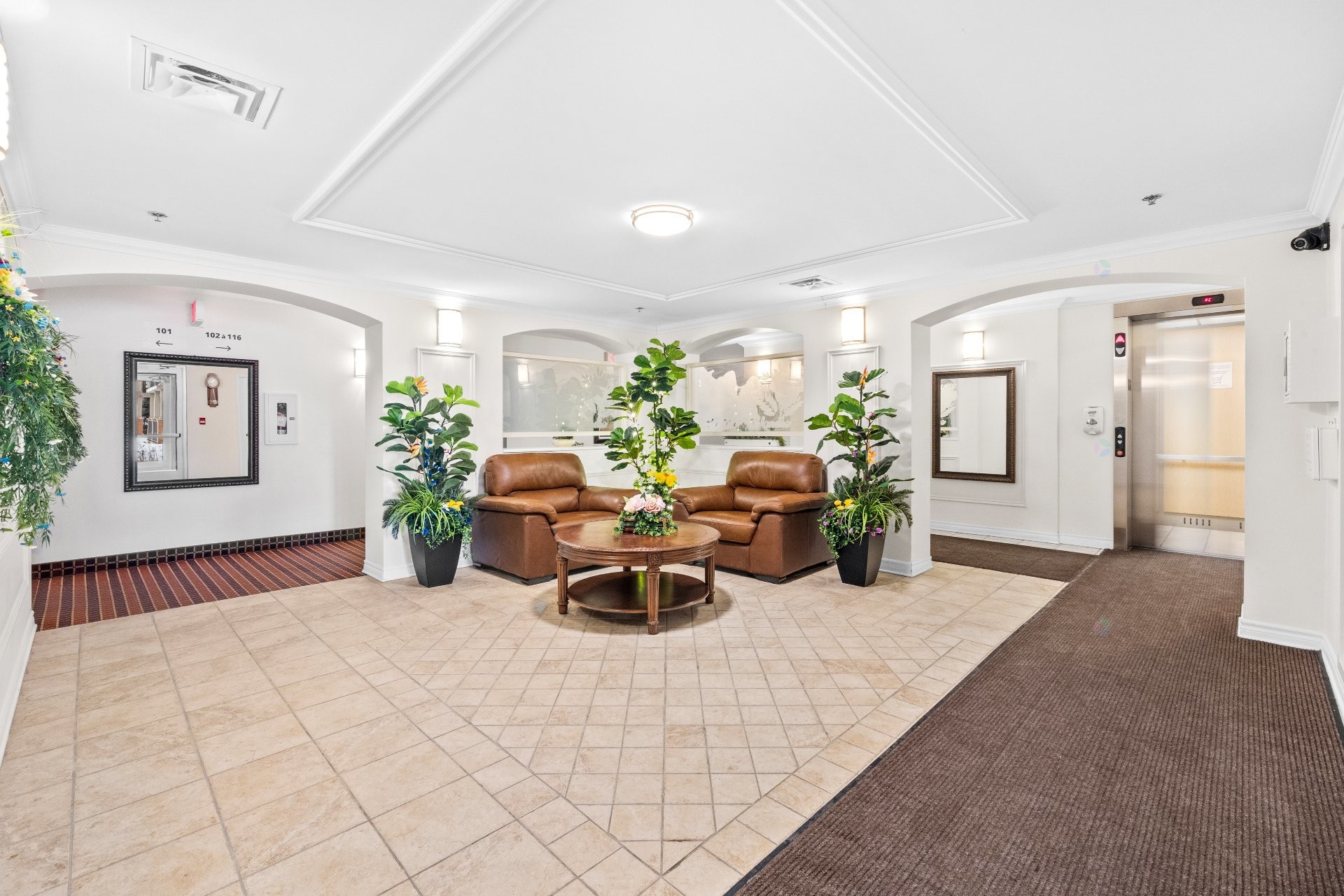 









33


Boul. St-Elzear E.

, 111,
Laval (Vimont),




QC
H7M1C3

