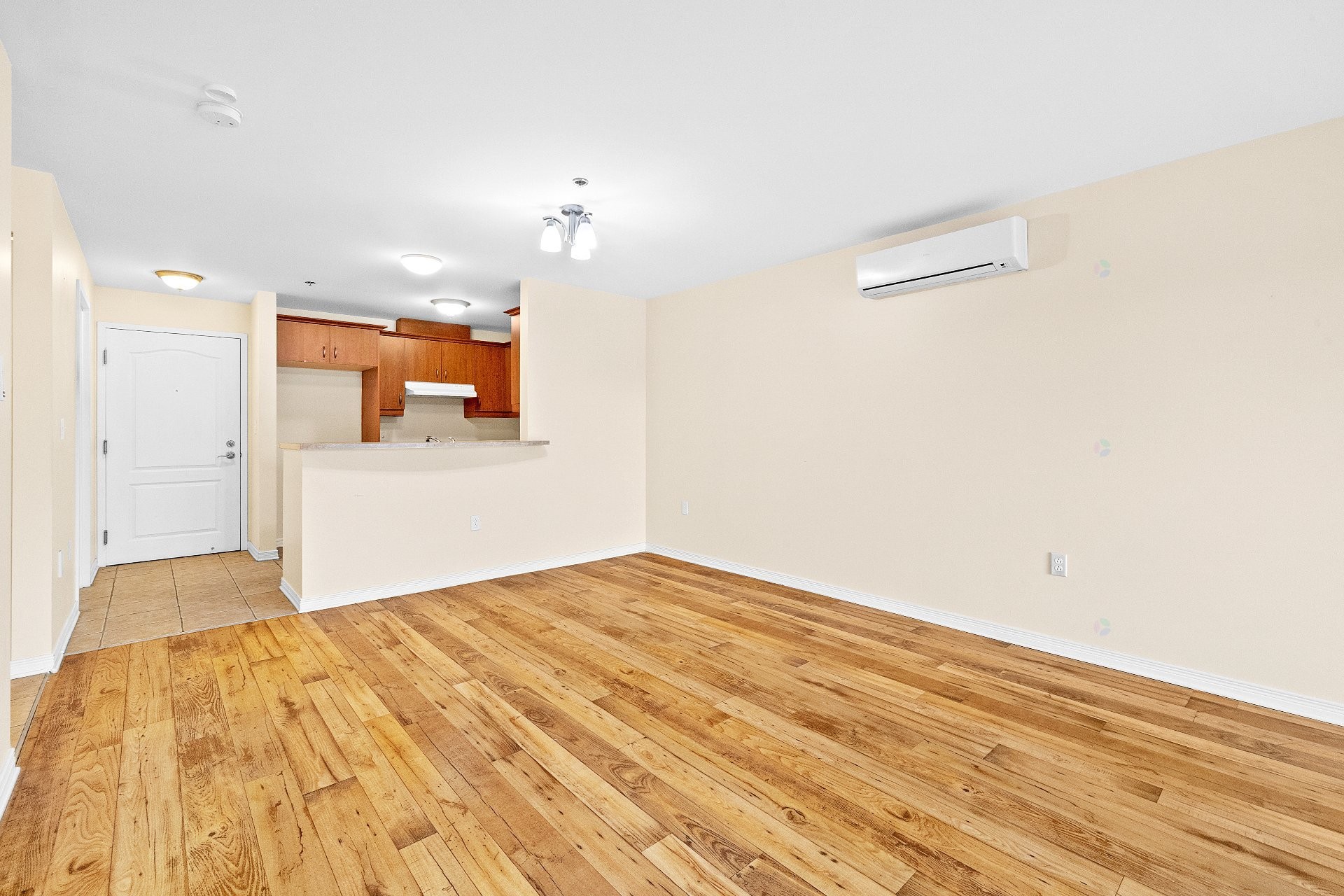 









33


Boul. St-Elzear E.

, 111,
Laval (Vimont),




QC
H7M1C3

