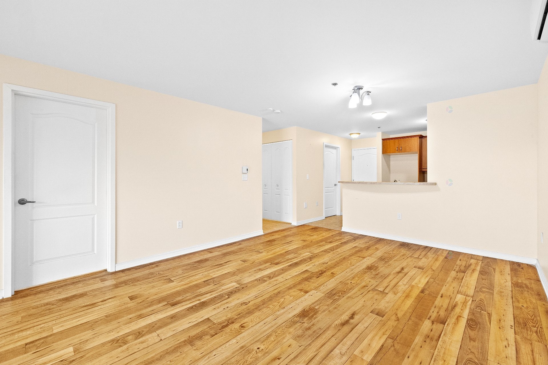 









33


Boul. St-Elzear E.

, 111,
Laval (Vimont),




QC
H7M1C3

