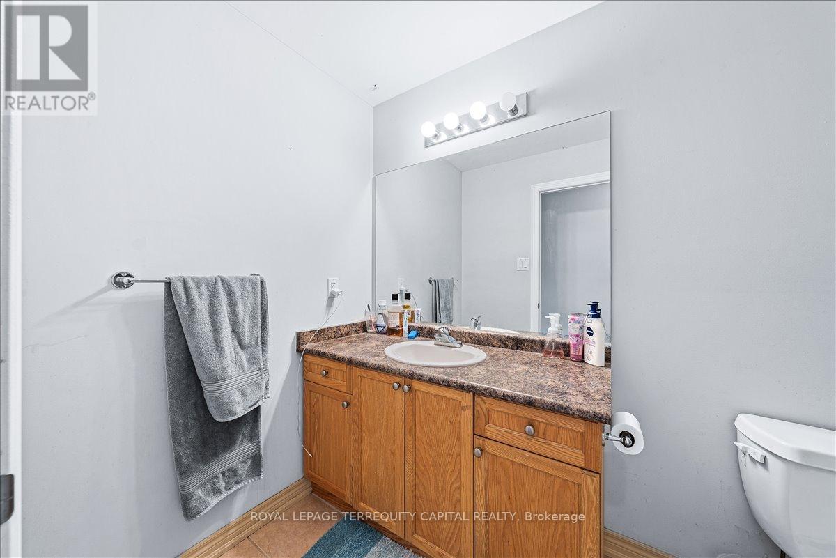 












102 HENRY STREET

,
Barrie,




Ontario
L4N1C8

