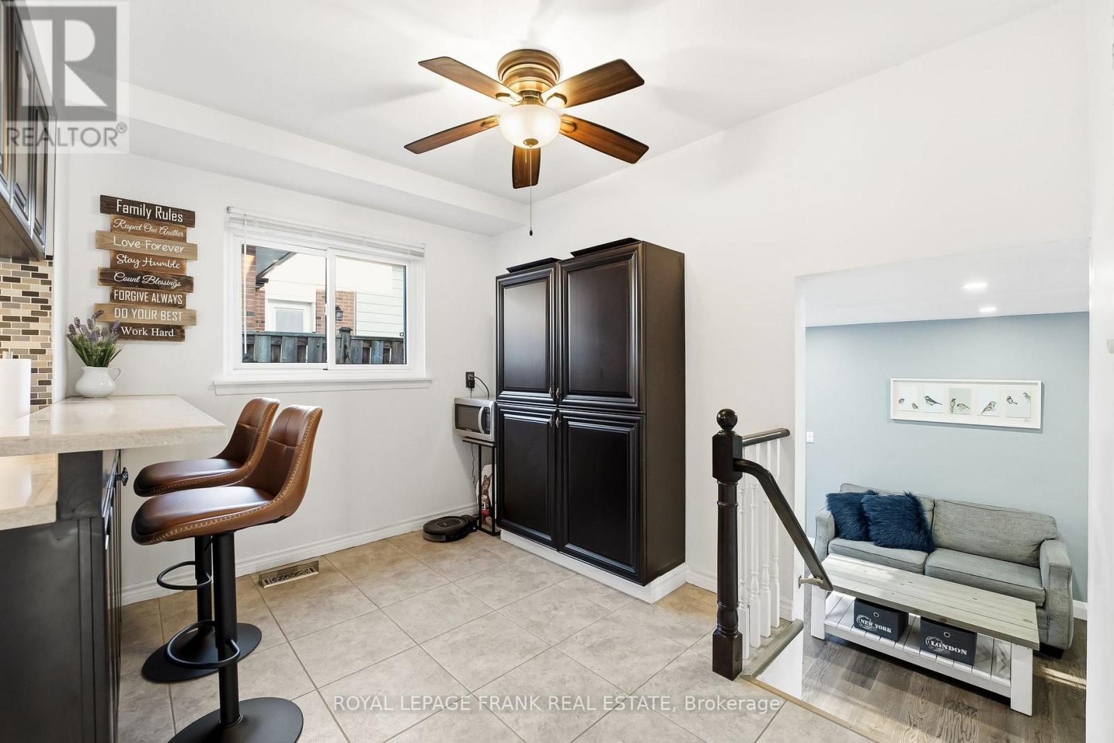 












489 CRESTWOOD DRIVE

,
Oshawa (O'Neill),




Ontario
L1G2R4

