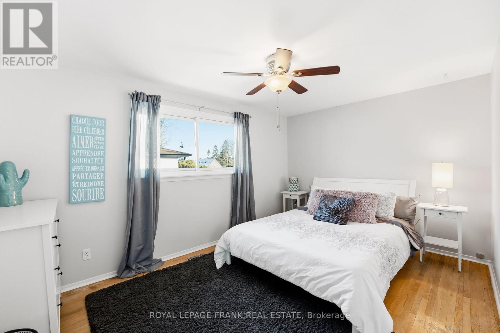 












489 CRESTWOOD DRIVE

,
Oshawa (O'Neill),




Ontario
L1G2R4

