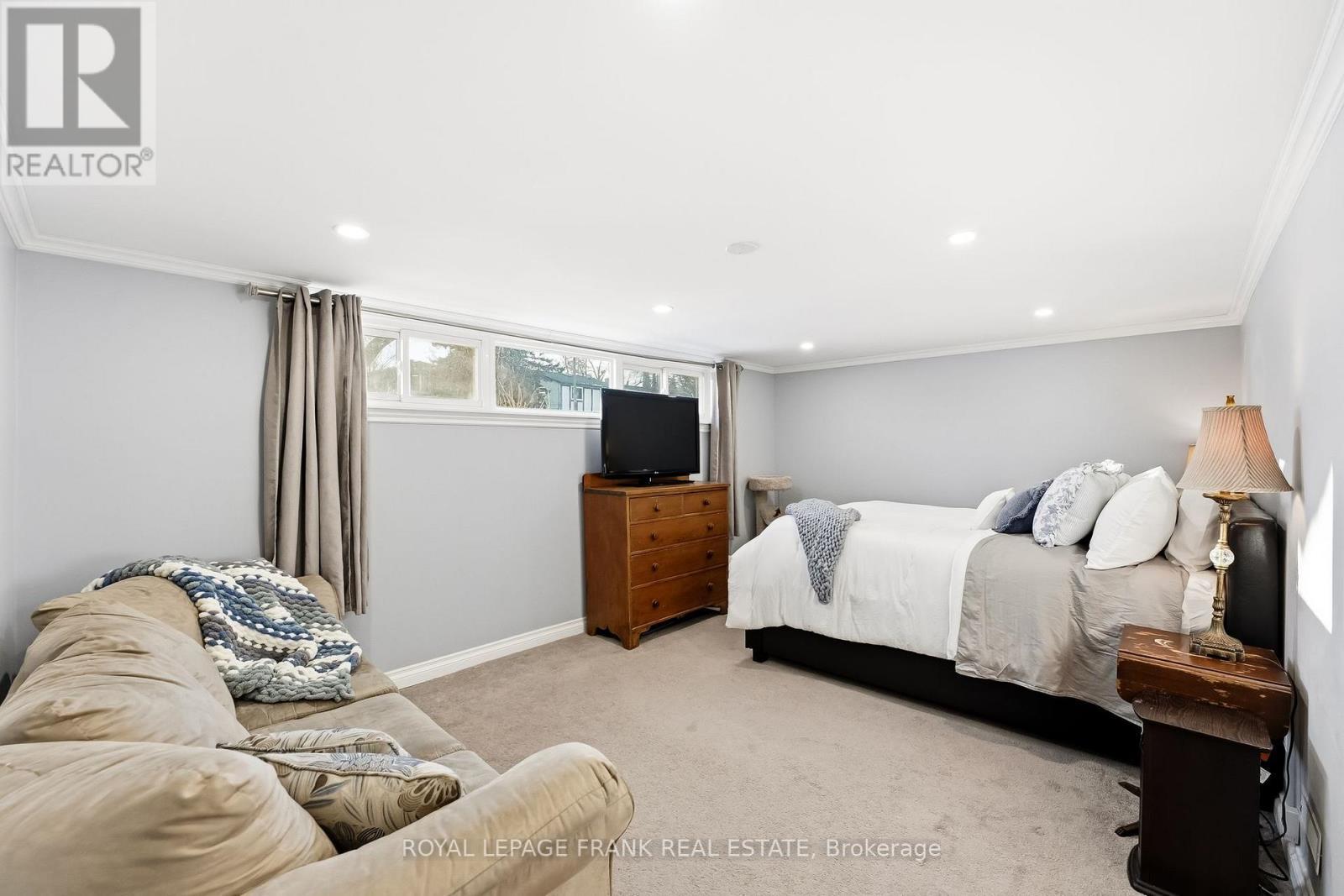 












489 CRESTWOOD DRIVE

,
Oshawa (O'Neill),




Ontario
L1G2R4

