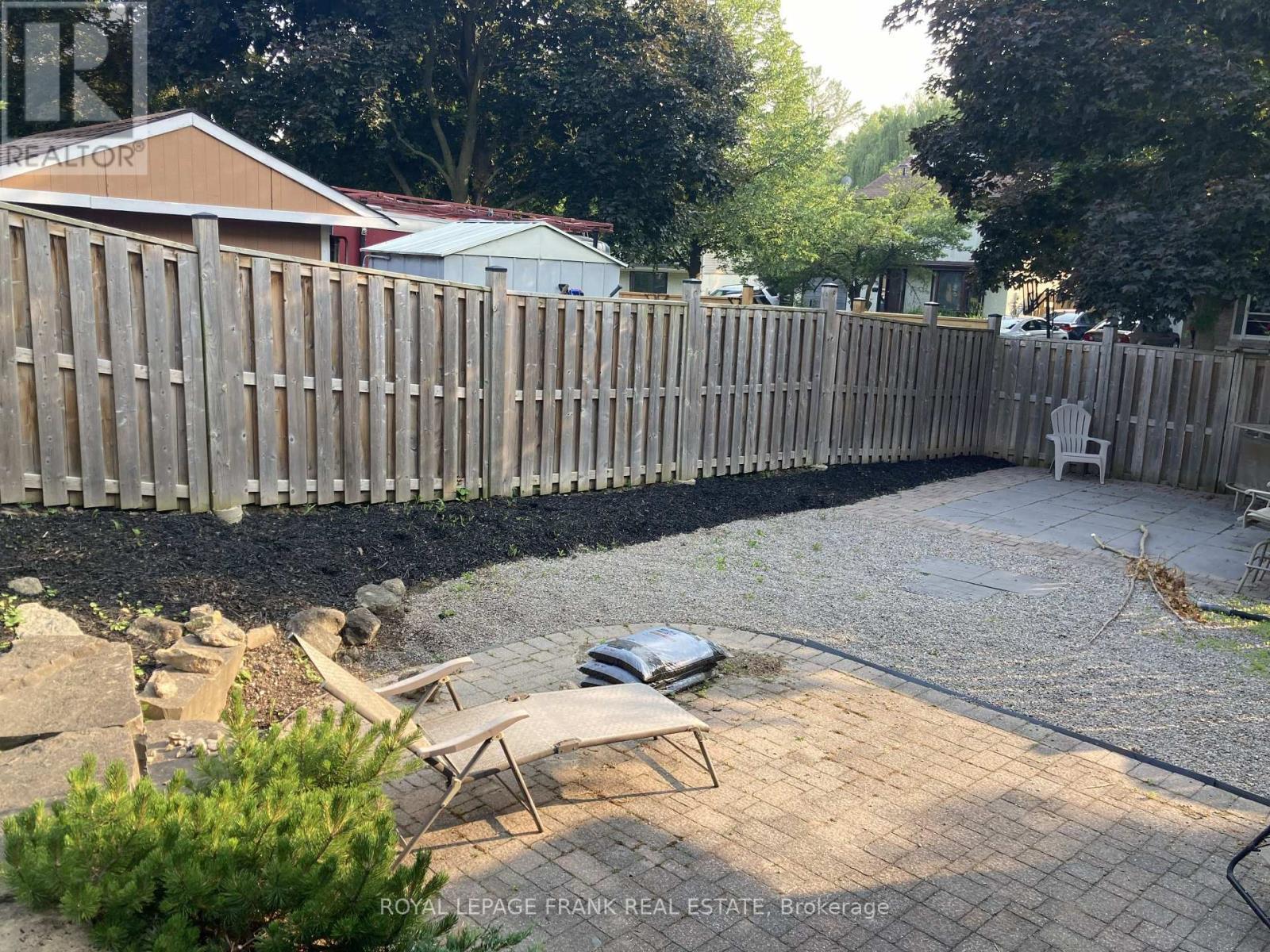 












489 CRESTWOOD DRIVE

,
Oshawa (O'Neill),




Ontario
L1G2R4

