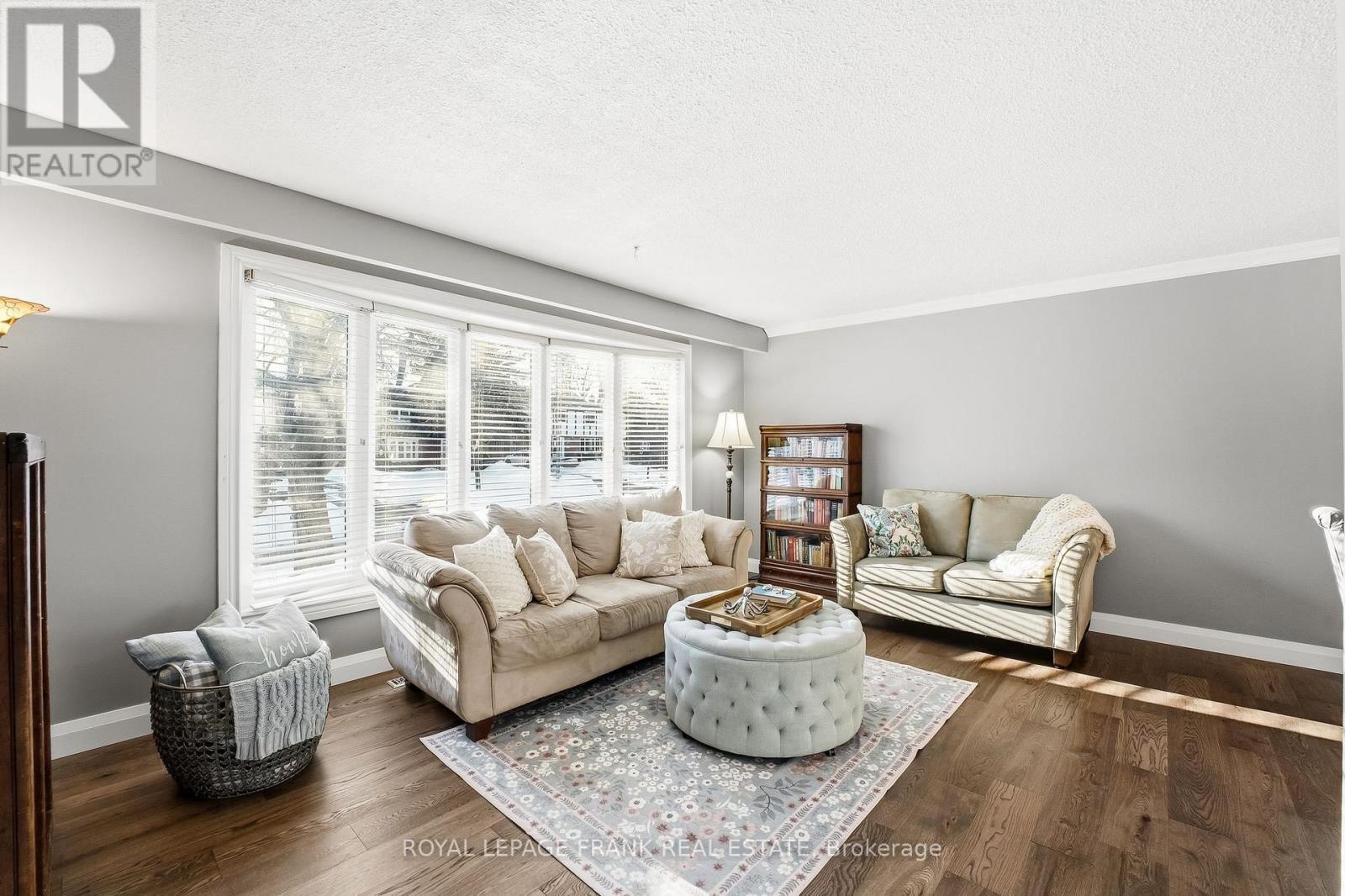 












489 CRESTWOOD DRIVE

,
Oshawa (O'Neill),




Ontario
L1G2R4

