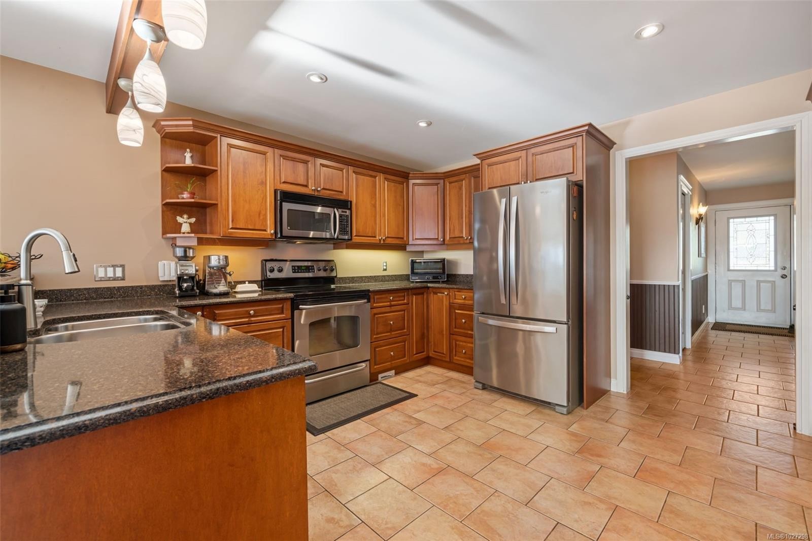 









567


Prince Robert

Dr,
View Royal,




BC
V9B 1E1

