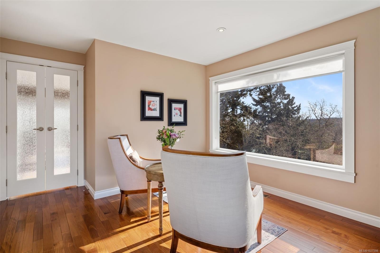 









567


Prince Robert

Dr,
View Royal,




BC
V9B 1E1

