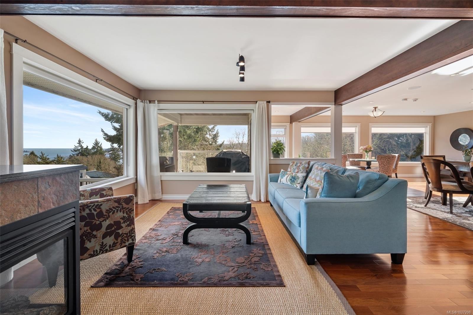 









567


Prince Robert

Dr,
View Royal,




BC
V9B 1E1

