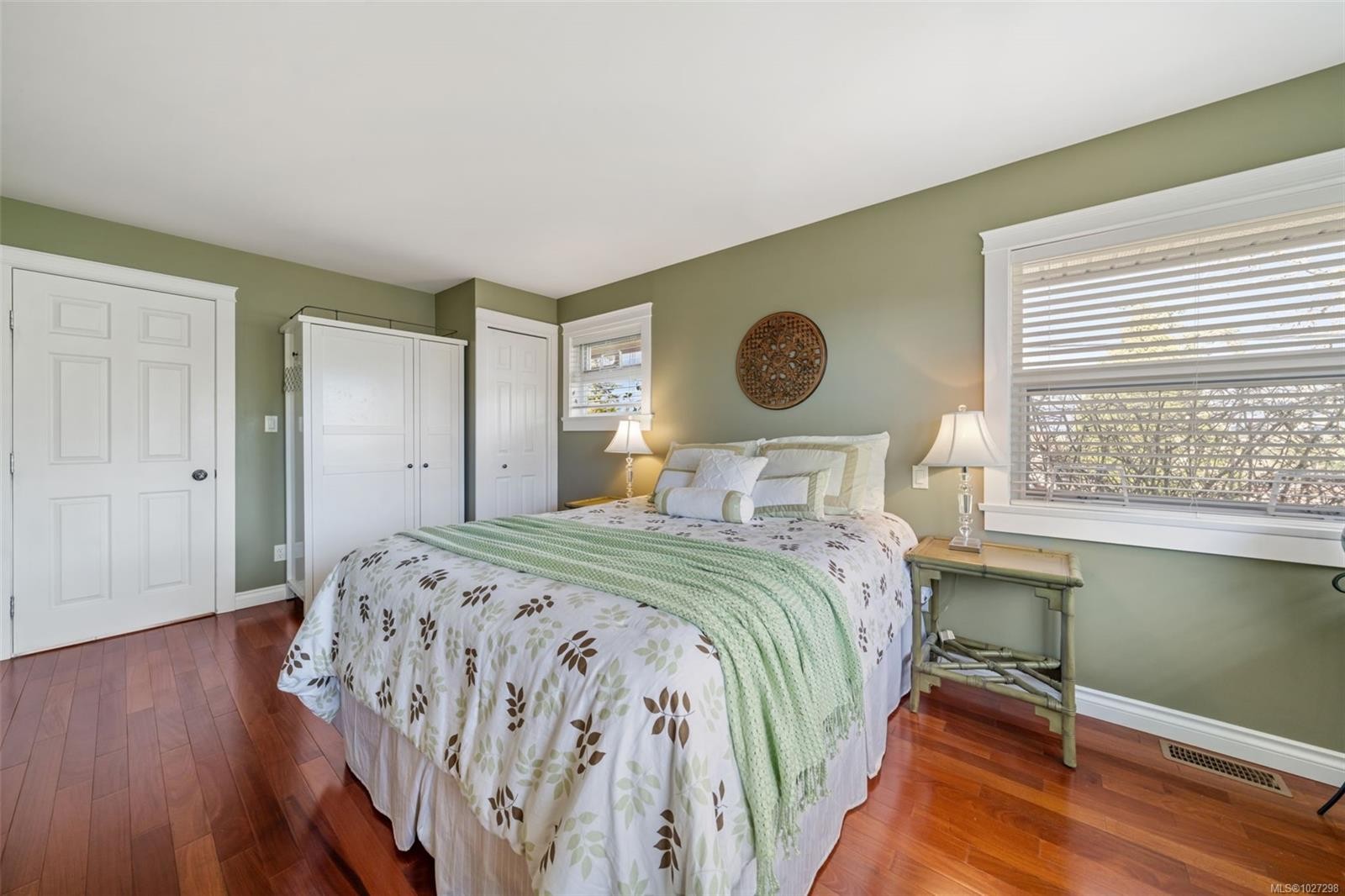 









567


Prince Robert

Dr,
View Royal,




BC
V9B 1E1

