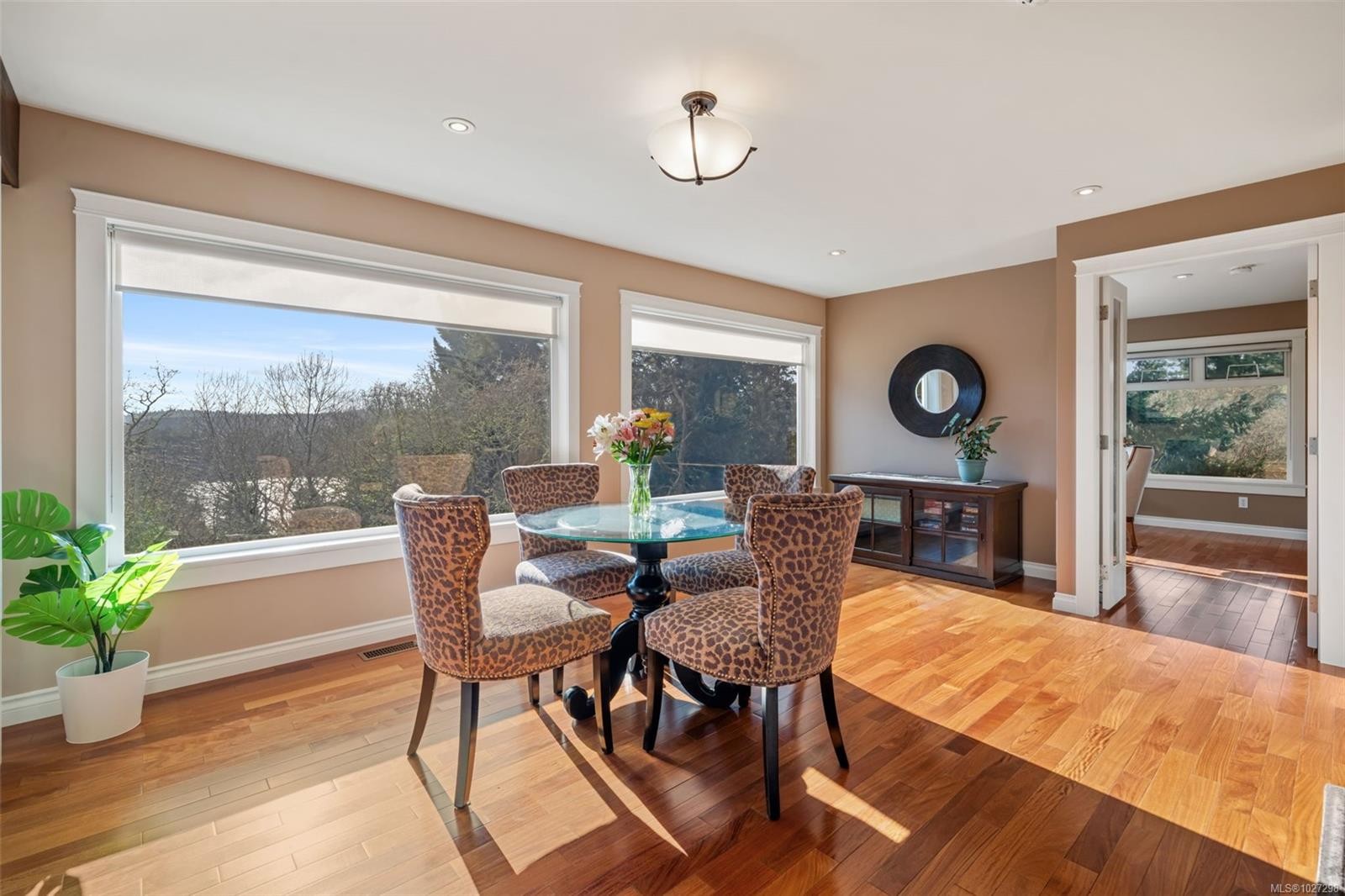 









567


Prince Robert

Dr,
View Royal,




BC
V9B 1E1

