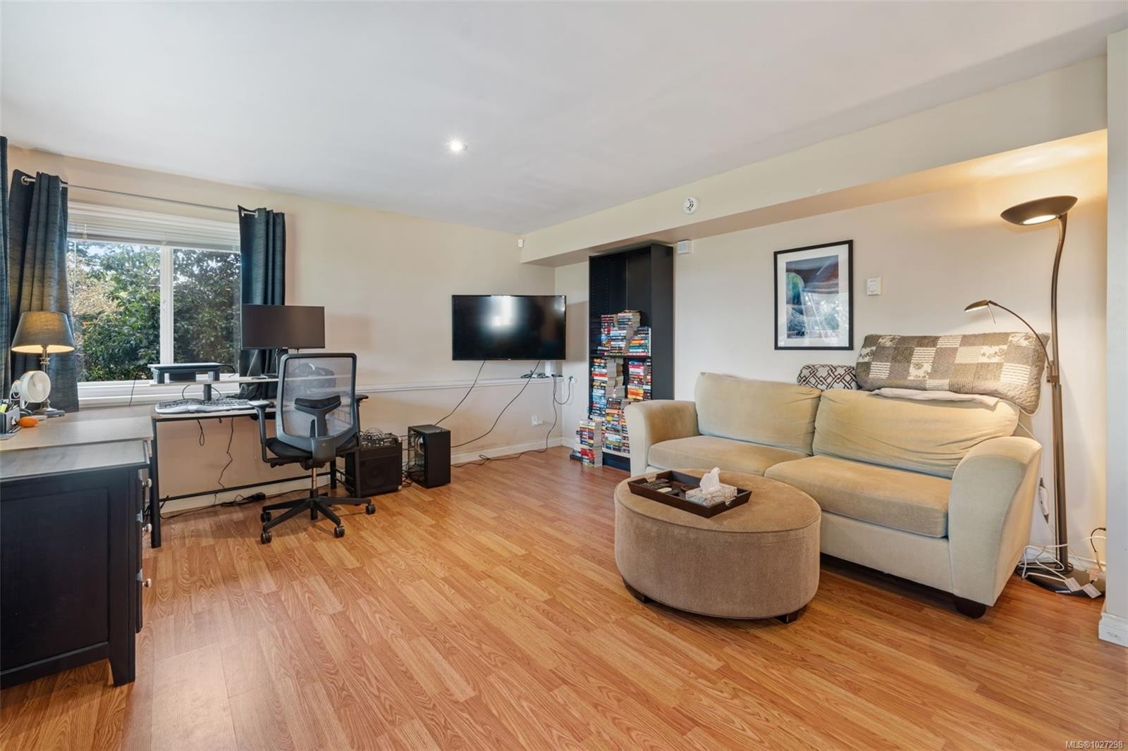 









567


Prince Robert

Dr,
View Royal,




BC
V9B 1E1

