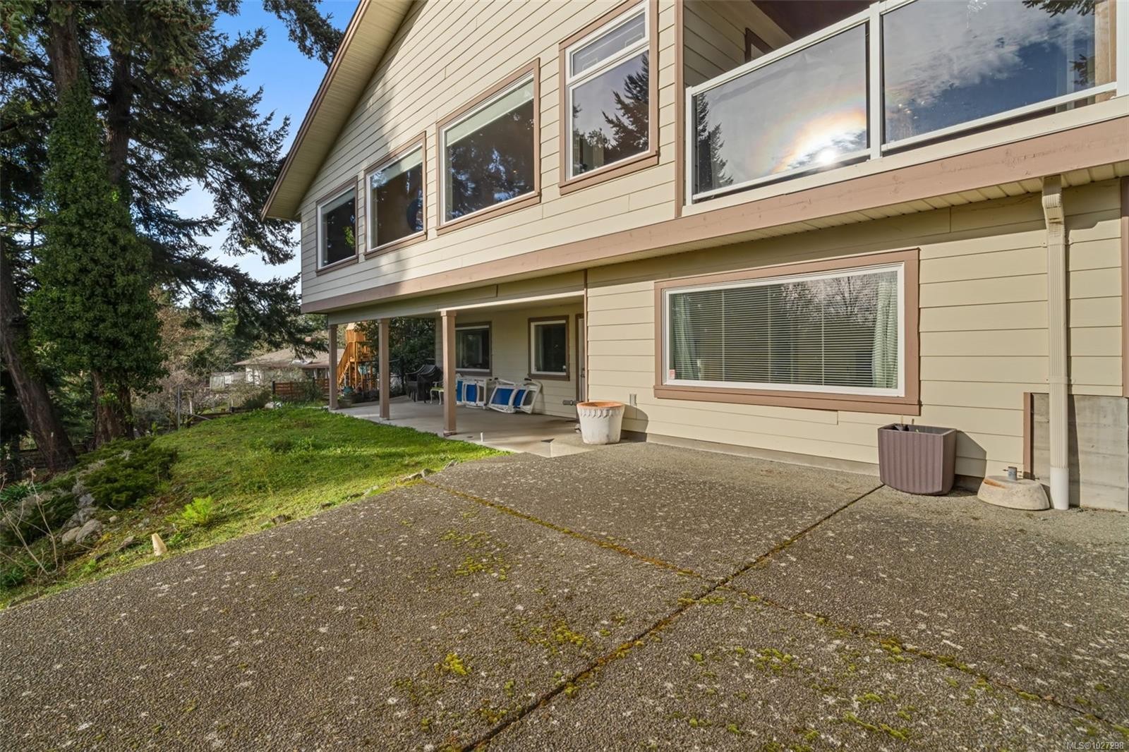 









567


Prince Robert

Dr,
View Royal,




BC
V9B 1E1

