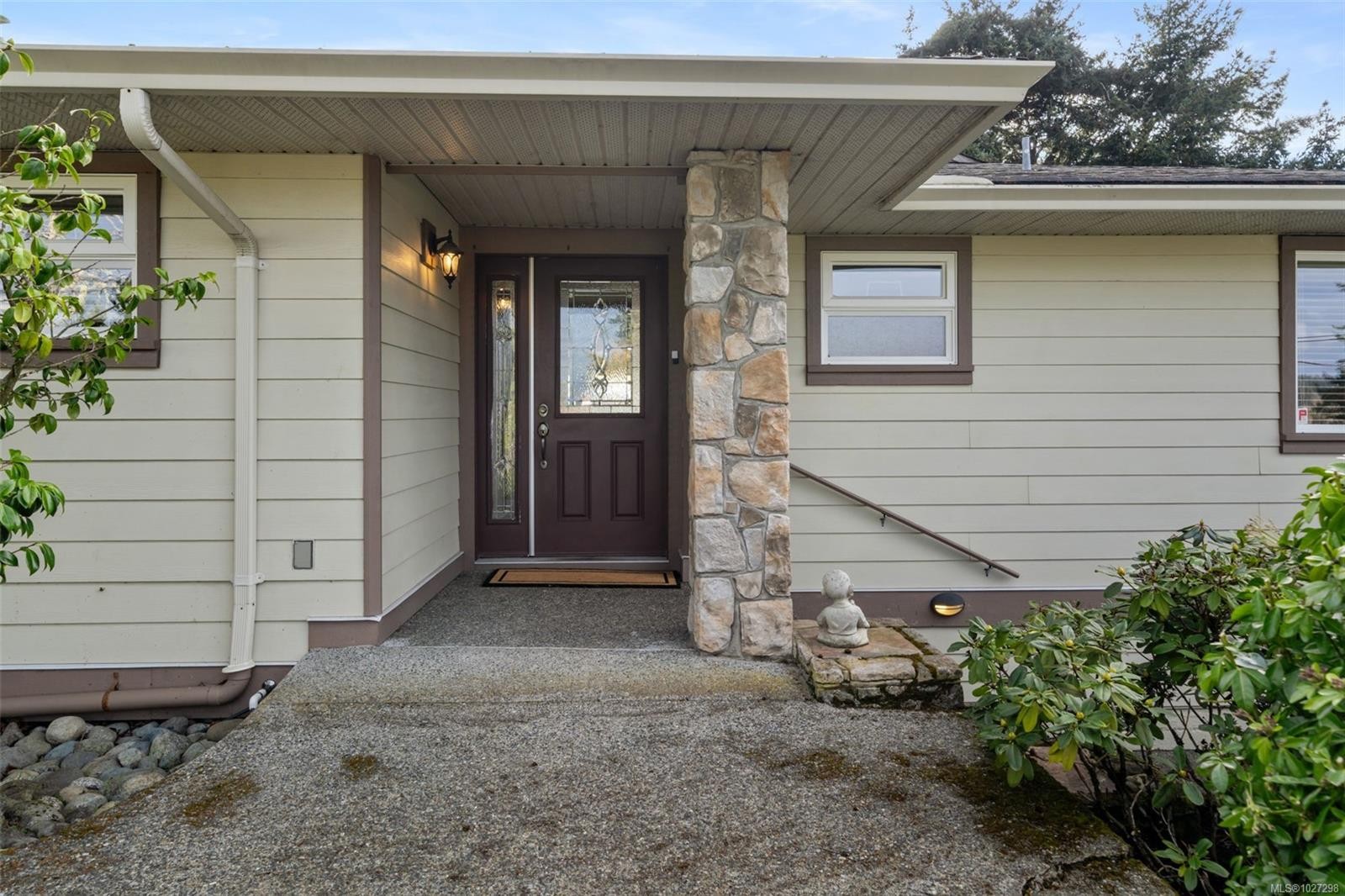 









567


Prince Robert

Dr,
View Royal,




BC
V9B 1E1

