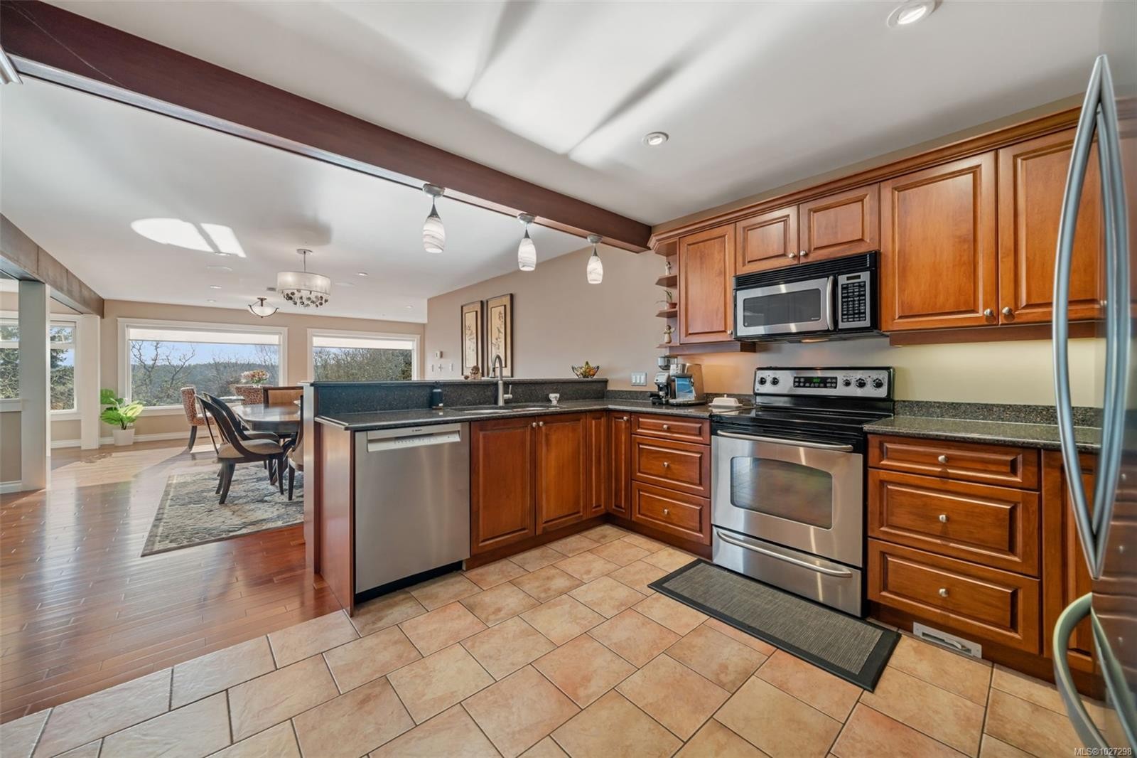 









567


Prince Robert

Dr,
View Royal,




BC
V9B 1E1

