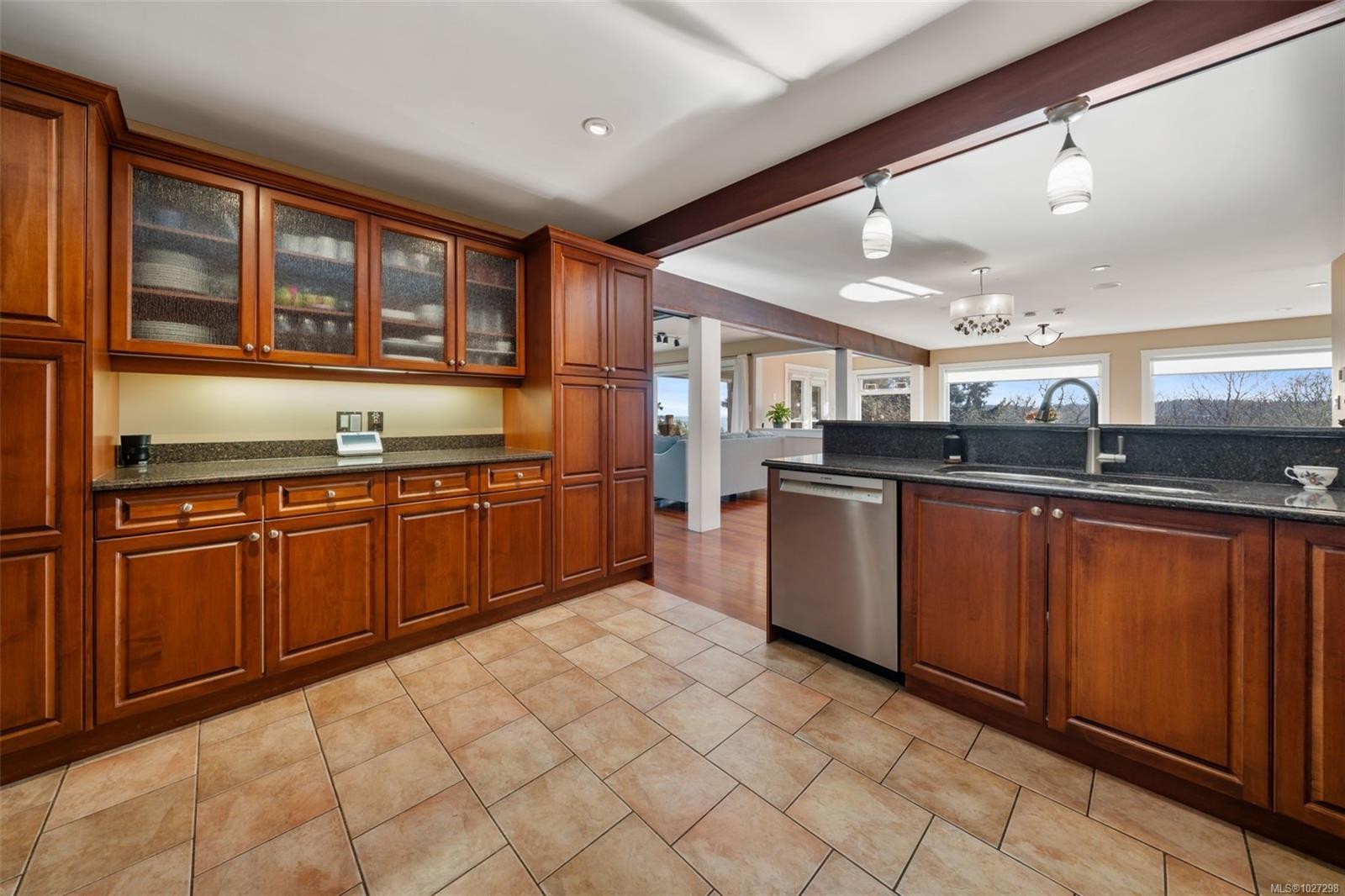 









567


Prince Robert

Dr,
View Royal,




BC
V9B 1E1

