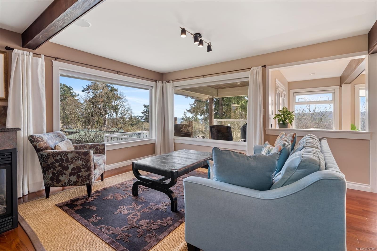 









567


Prince Robert

Dr,
View Royal,




BC
V9B 1E1

