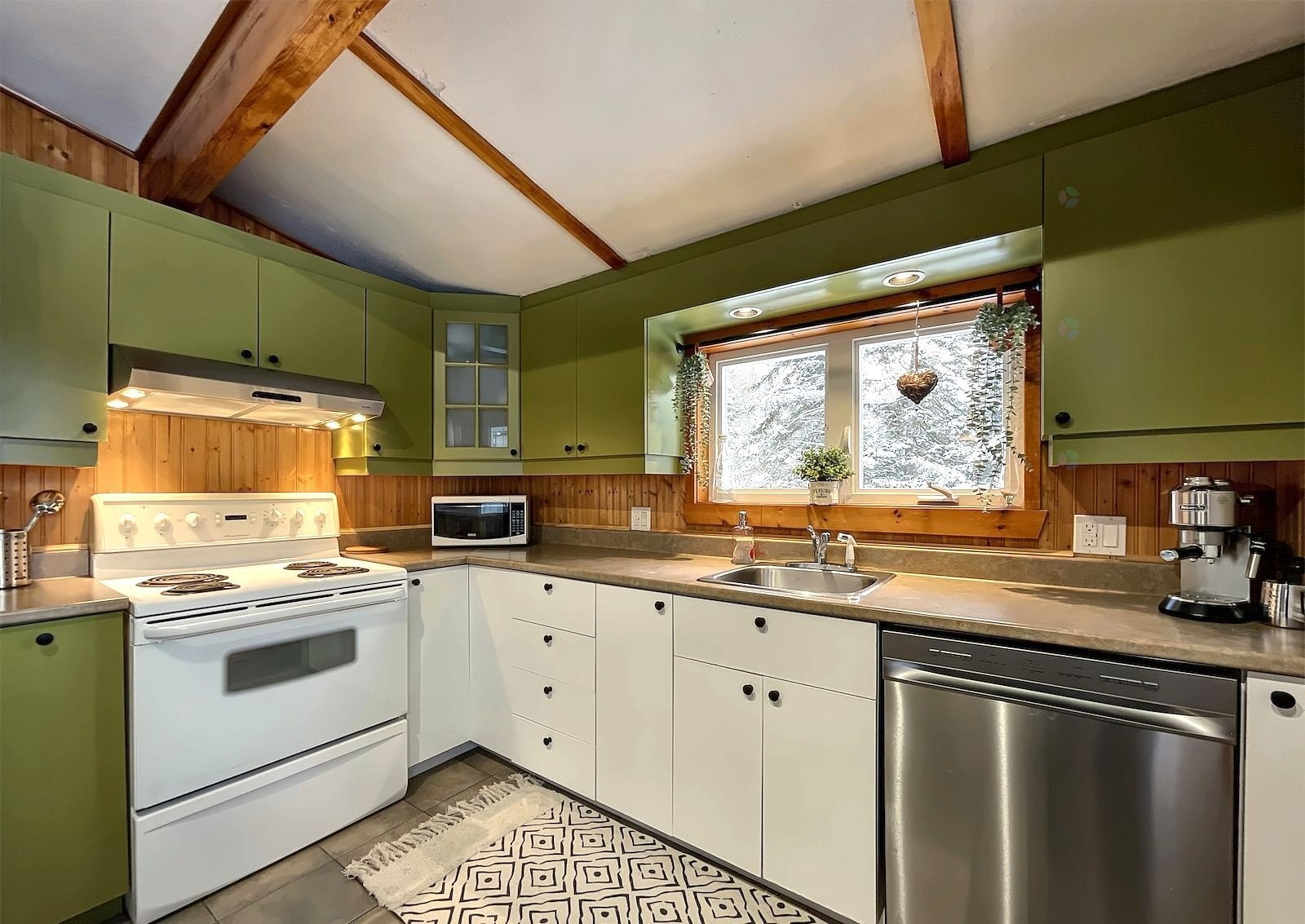 









172


Ch. du Zénith

,
Saint-Adolphe-d'Howard,




QC
J0T2B0

