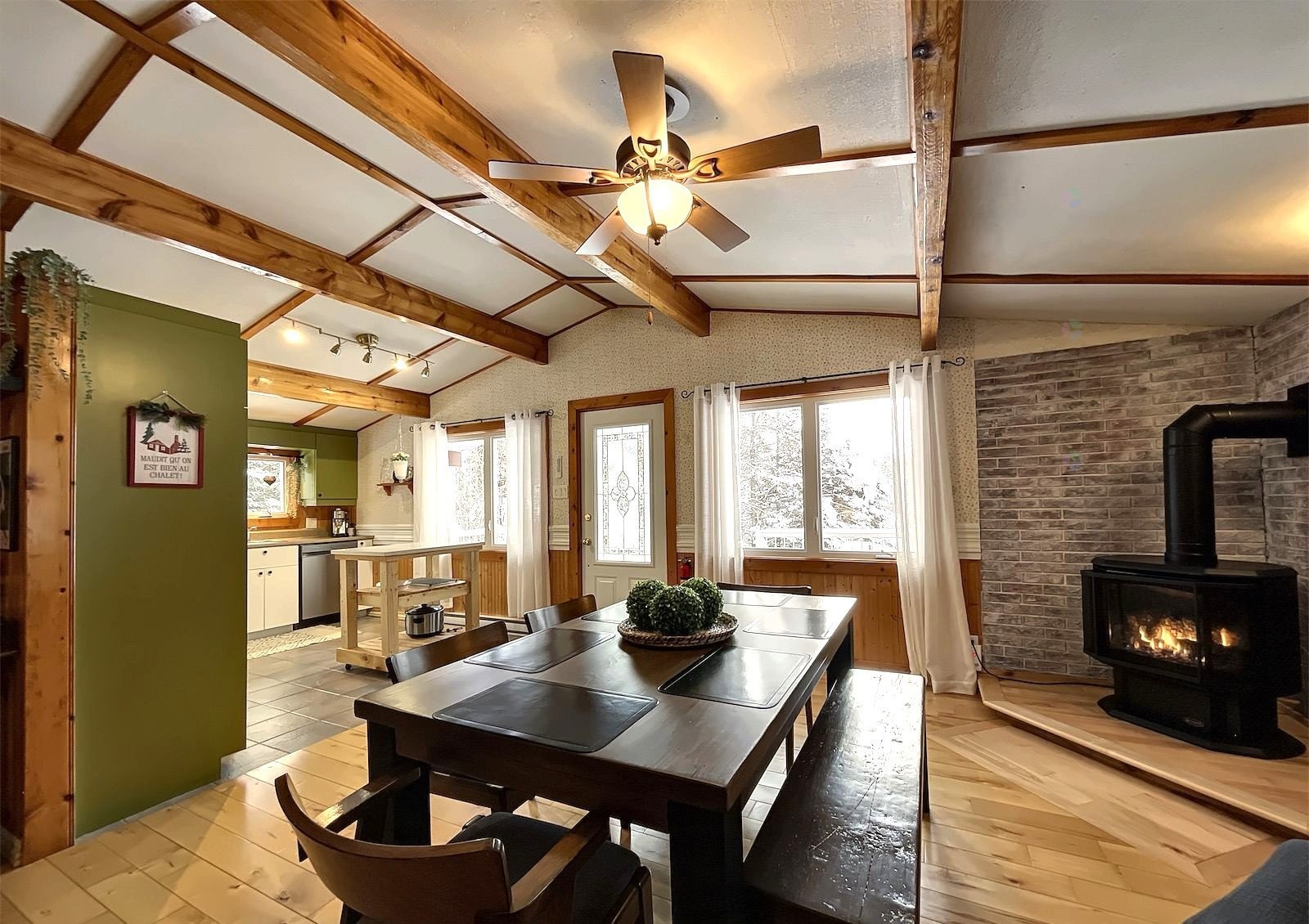 









172


Ch. du Zénith

,
Saint-Adolphe-d'Howard,




QC
J0T2B0

