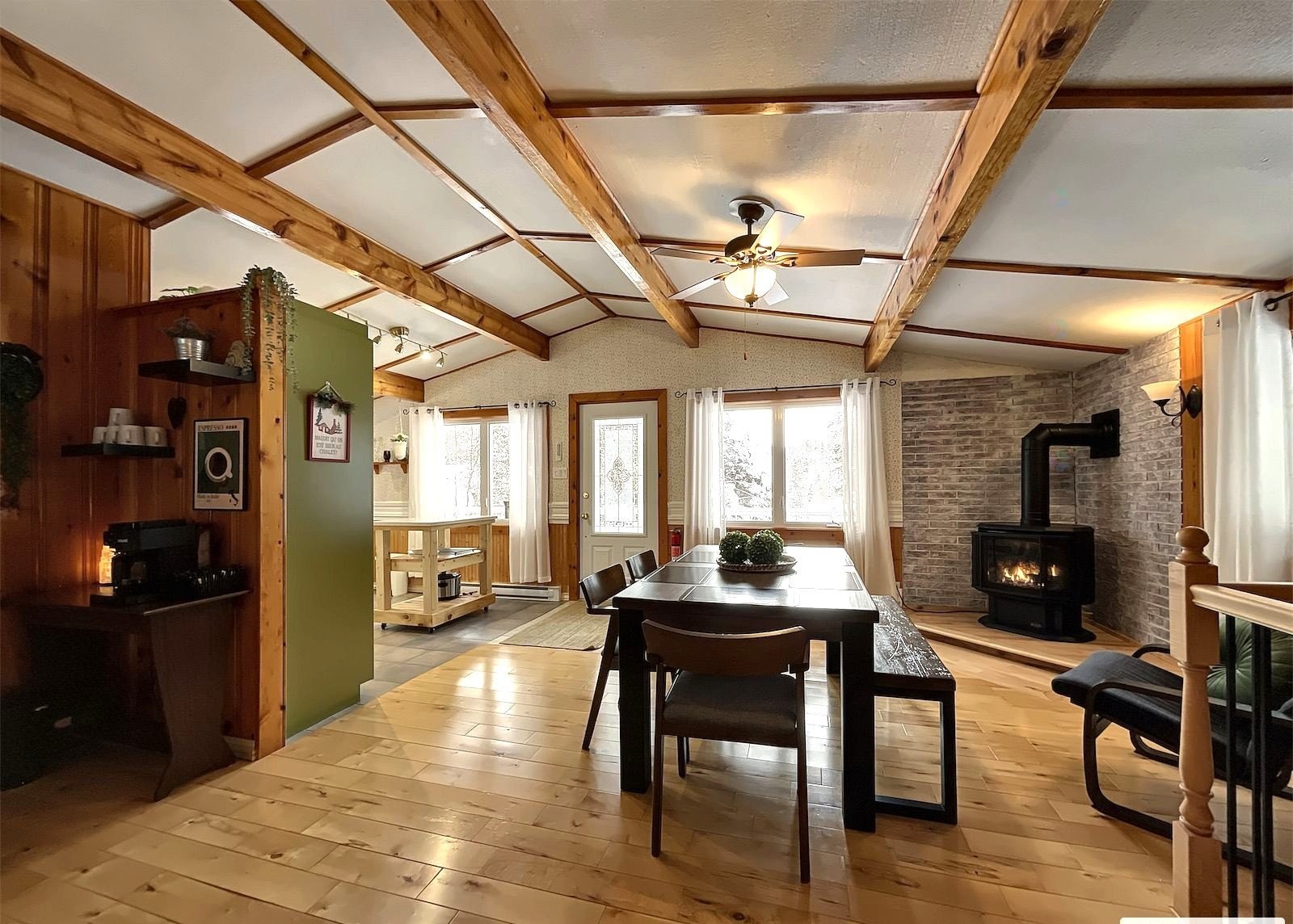 









172


Ch. du Zénith

,
Saint-Adolphe-d'Howard,




QC
J0T2B0

