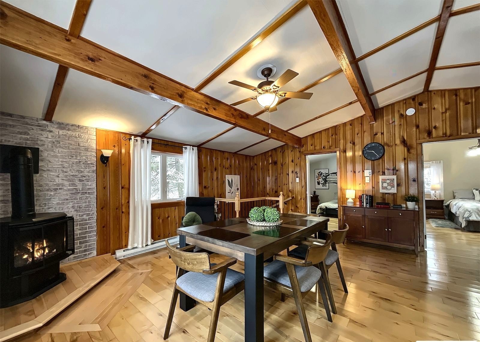 









172


Ch. du Zénith

,
Saint-Adolphe-d'Howard,




QC
J0T2B0

