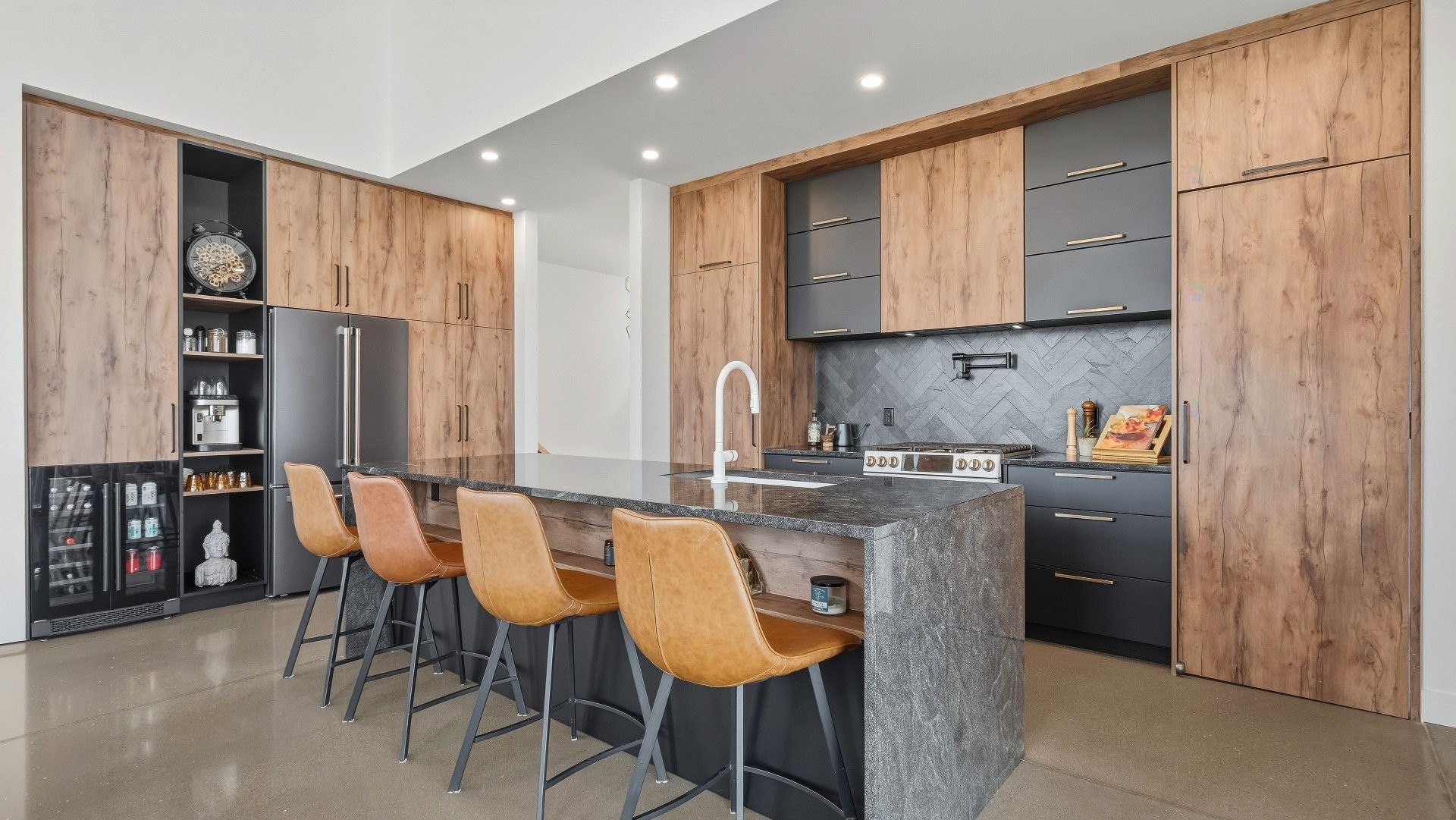 









363


Rue du Parcours

,
Varennes,




QC
J3X0E4

