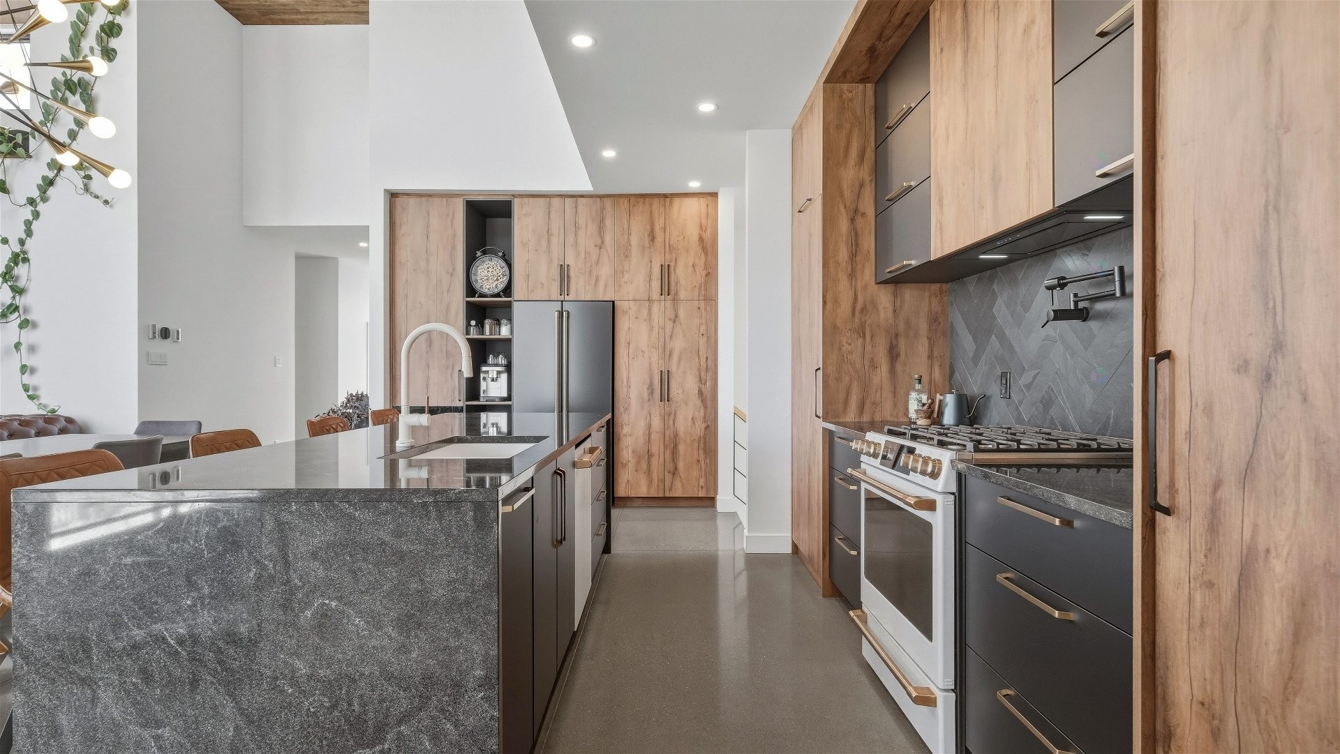 









363


Rue du Parcours

,
Varennes,




QC
J3X0E4

