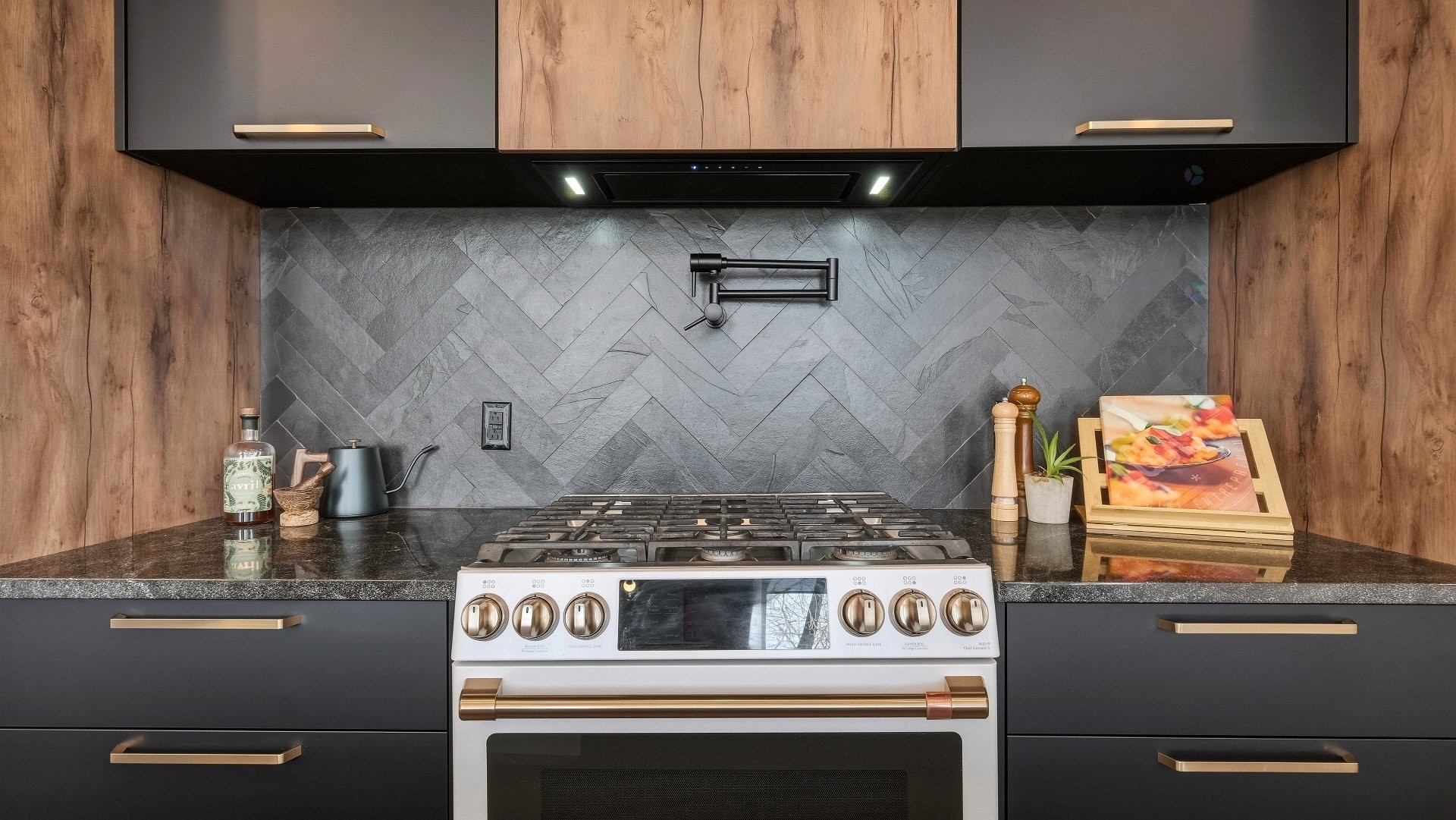 









363


Rue du Parcours

,
Varennes,




QC
J3X0E4

