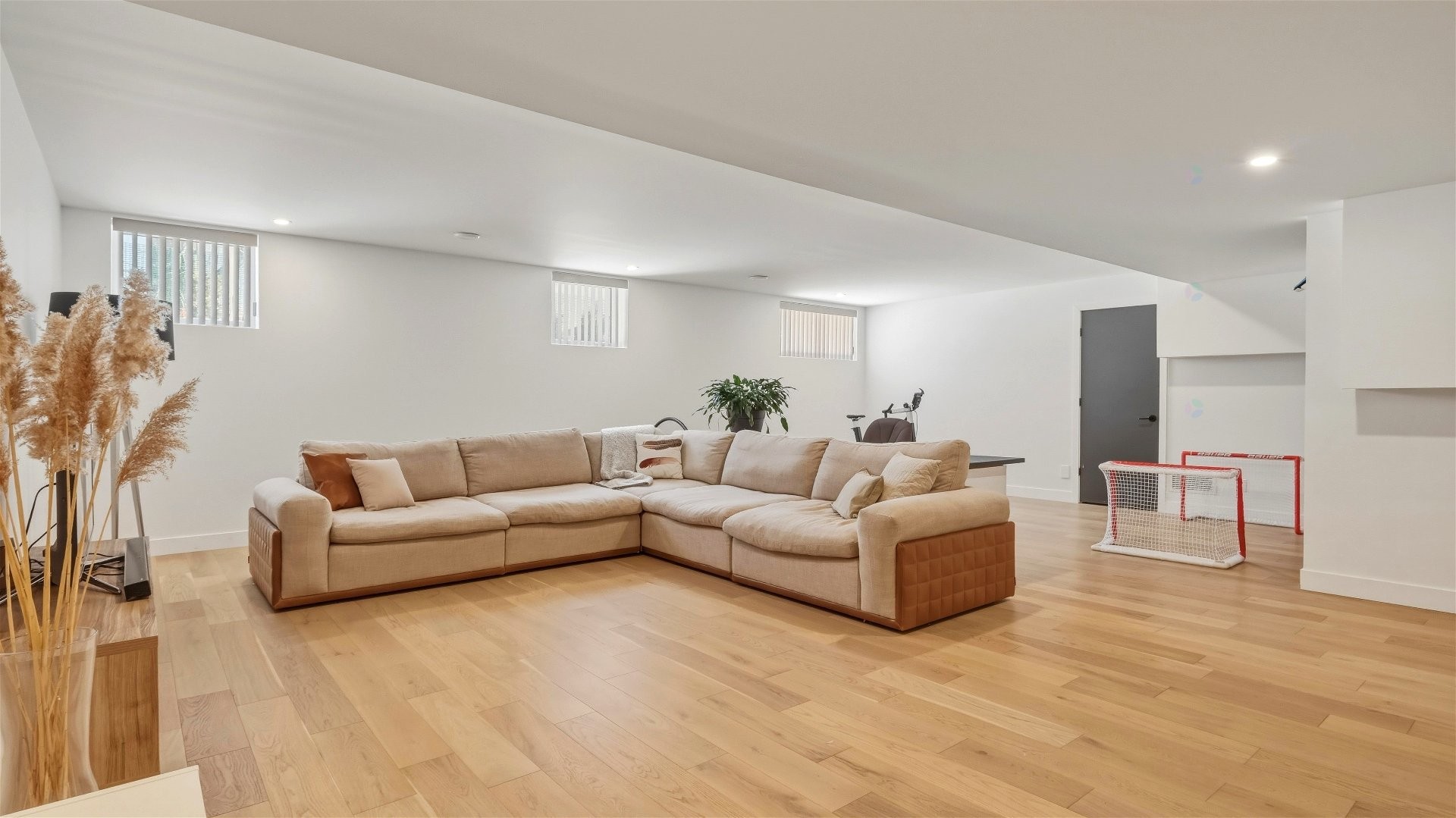 









363


Rue du Parcours

,
Varennes,




QC
J3X0E4

