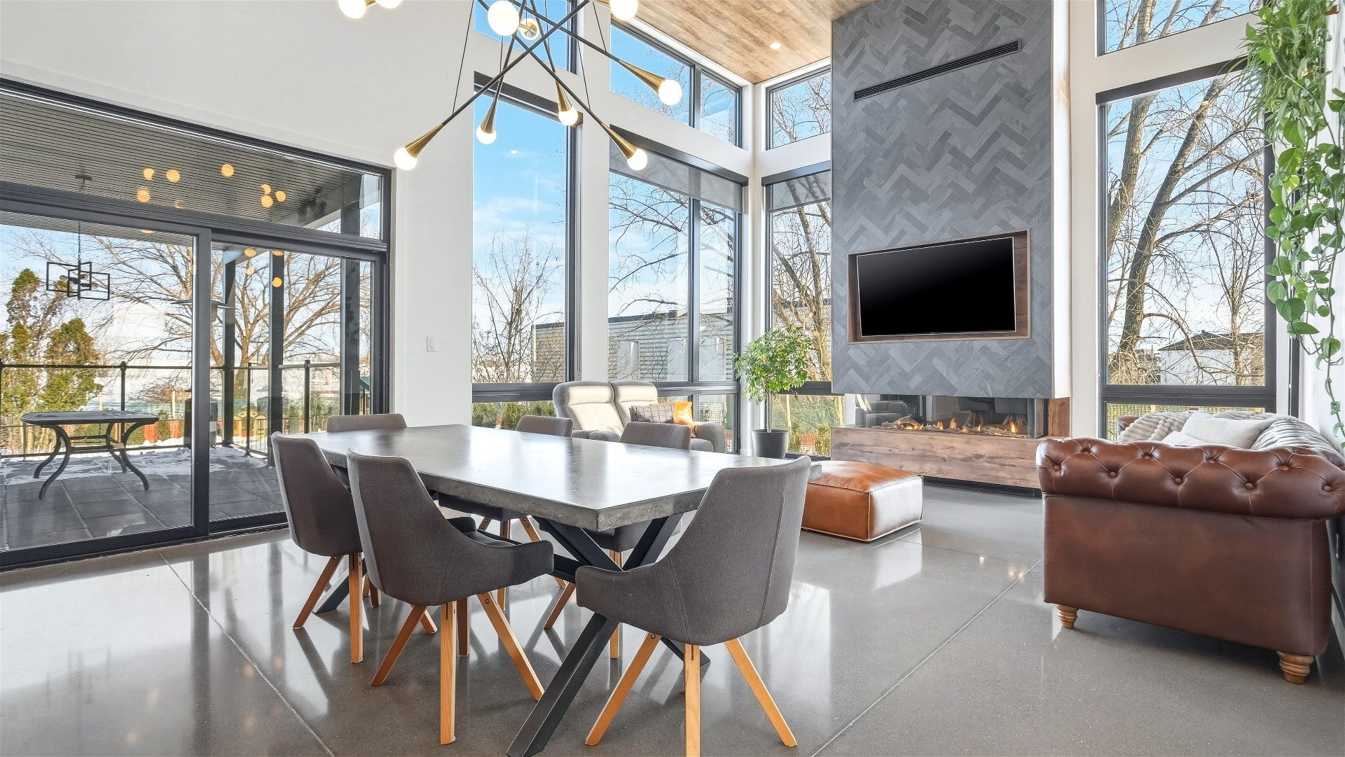 









363


Rue du Parcours

,
Varennes,




QC
J3X0E4

