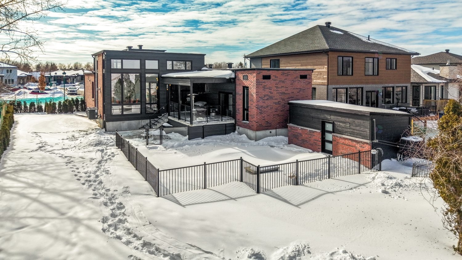 









363


Rue du Parcours

,
Varennes,




QC
J3X0E4

