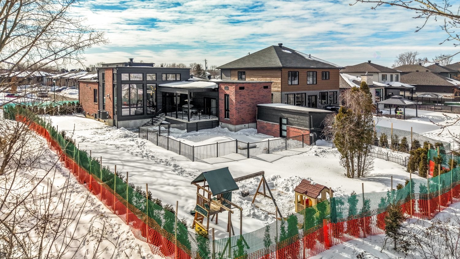 









363


Rue du Parcours

,
Varennes,




QC
J3X0E4

