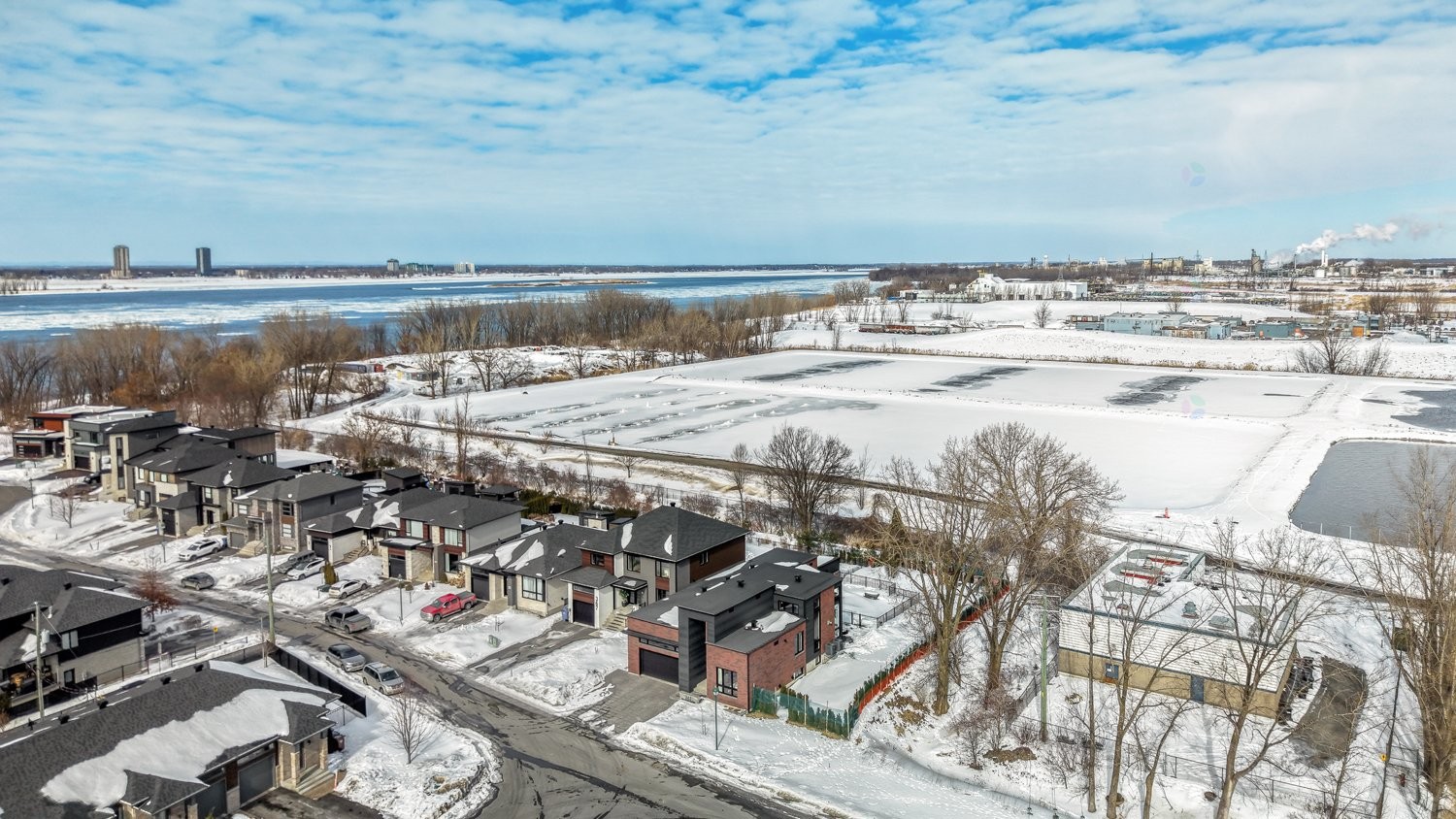 









363


Rue du Parcours

,
Varennes,




QC
J3X0E4

