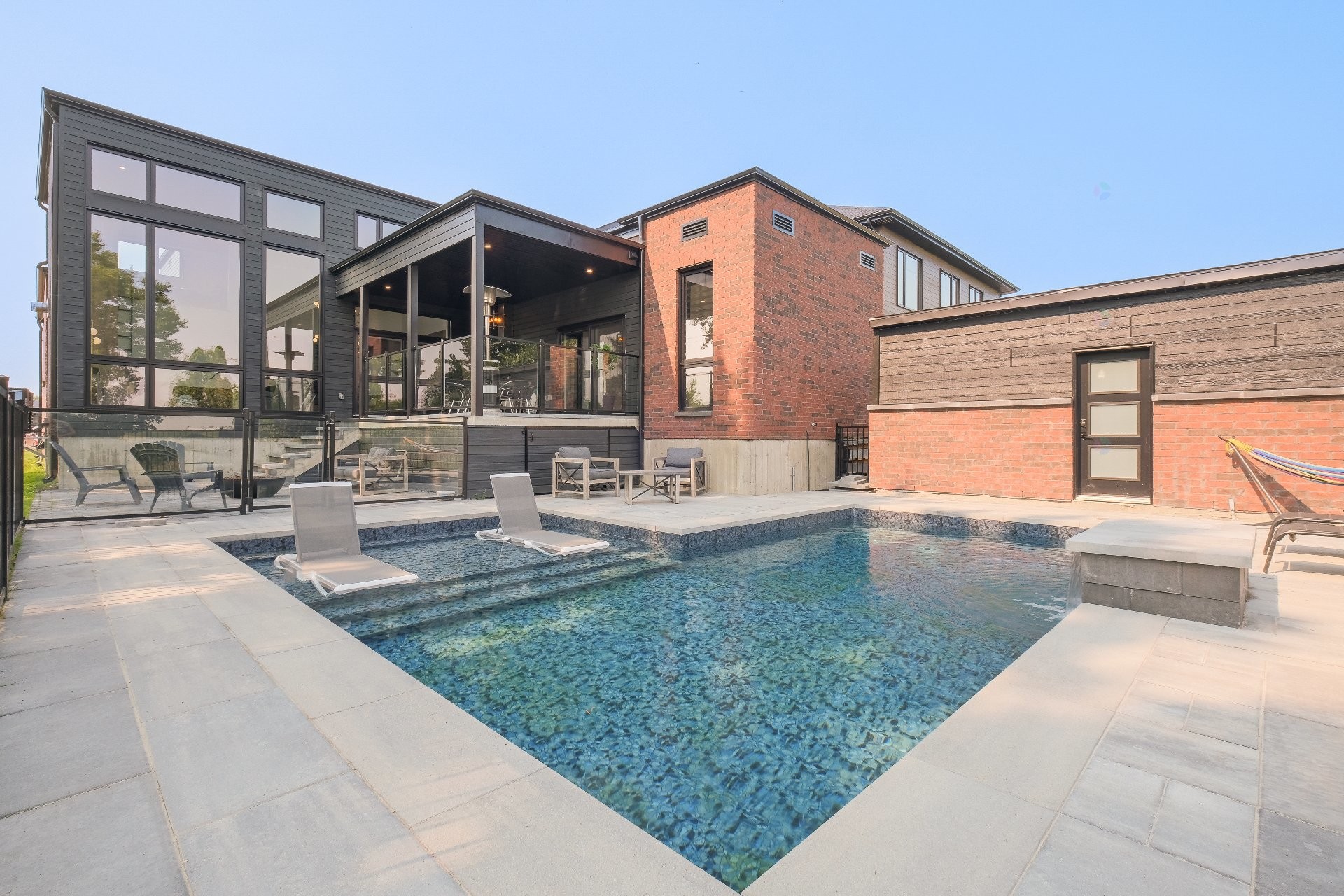 









363


Rue du Parcours

,
Varennes,




QC
J3X0E4

