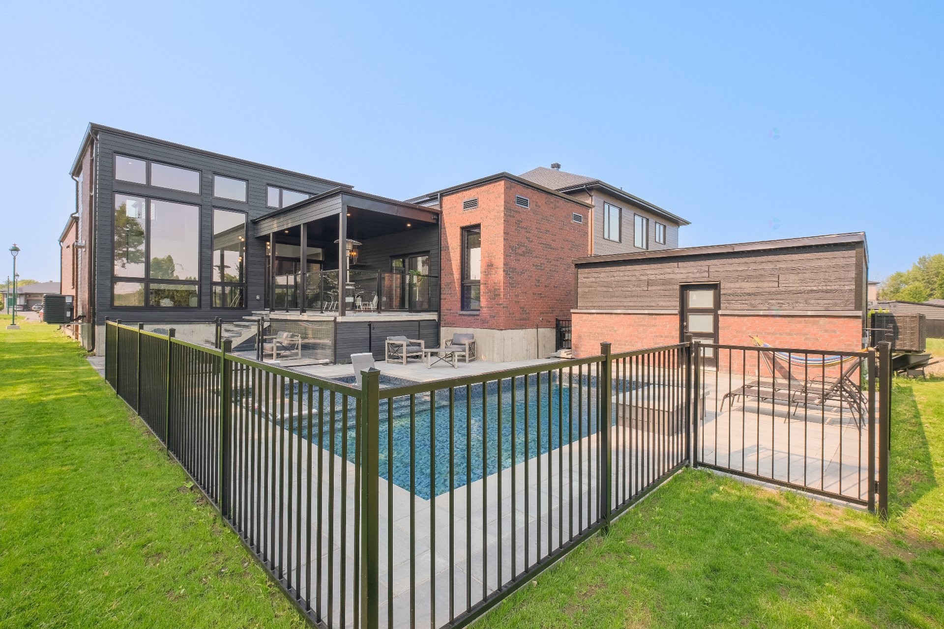 









363


Rue du Parcours

,
Varennes,




QC
J3X0E4

