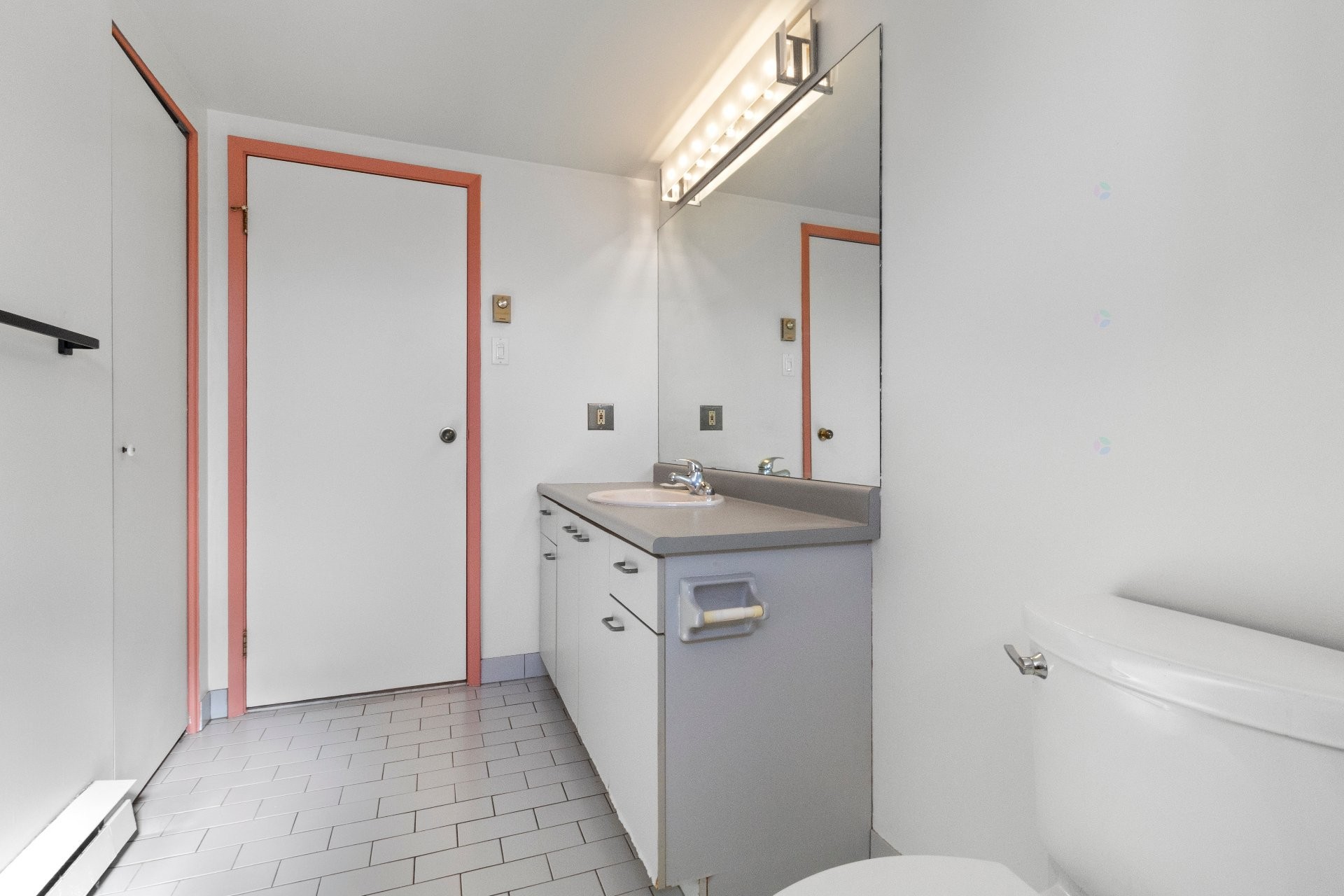 









11113


Rue Meighen

, 3,
Montréal (Pierrefonds-Roxboro),




QC
H8Y3H7

