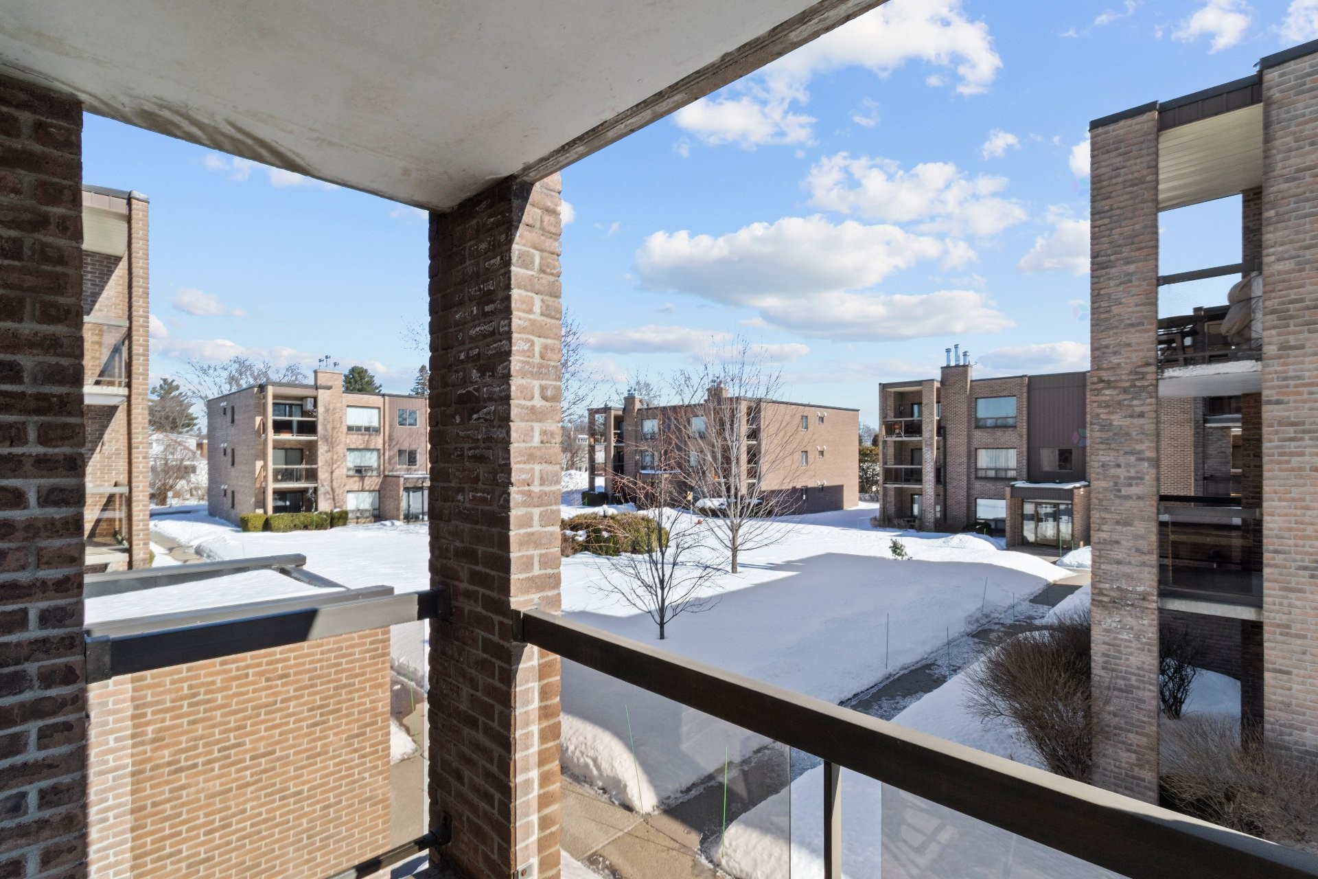 









11113


Rue Meighen

, 3,
Montréal (Pierrefonds-Roxboro),




QC
H8Y3H7

