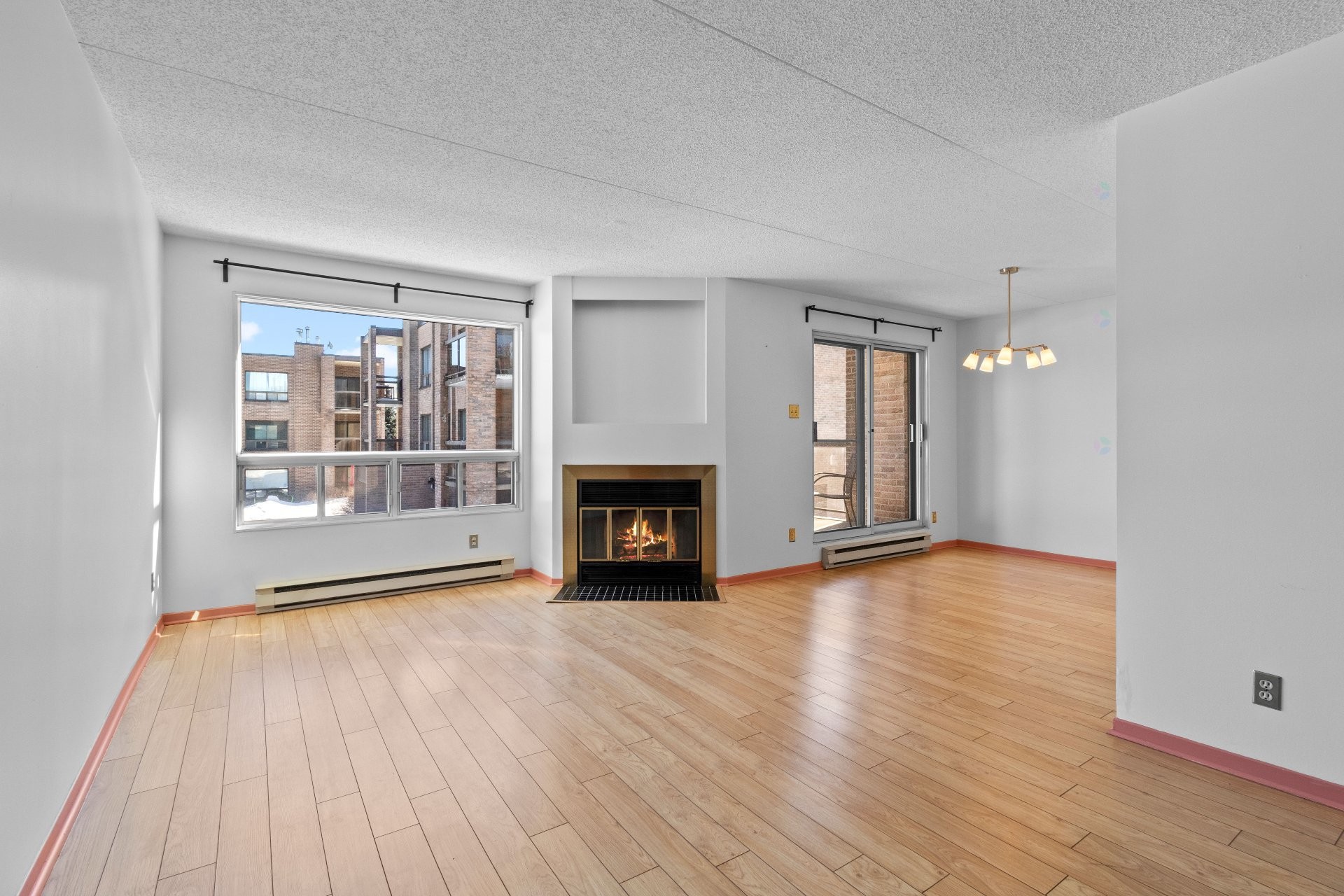 









11113


Rue Meighen

, 3,
Montréal (Pierrefonds-Roxboro),




QC
H8Y3H7

