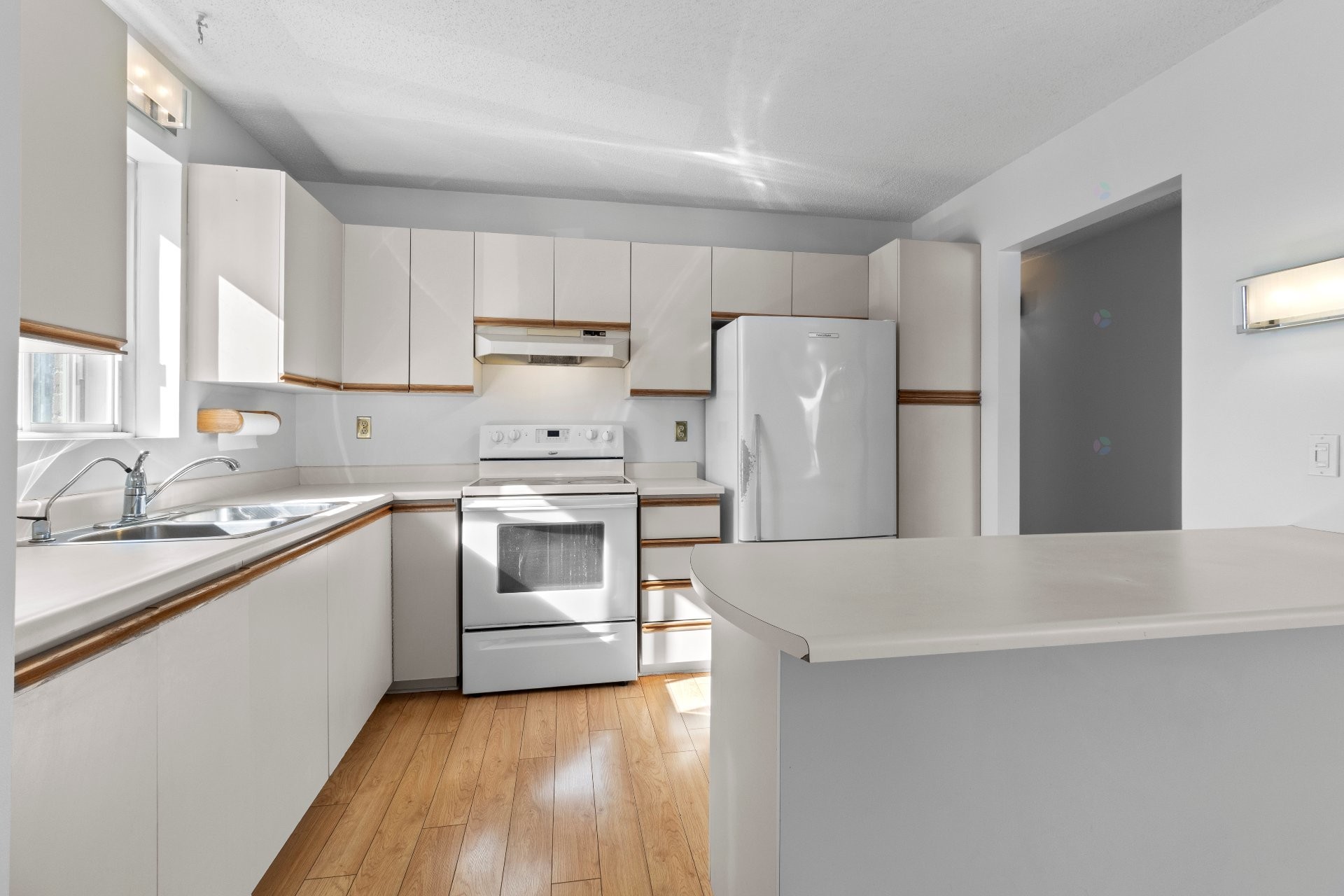 









11113


Rue Meighen

, 3,
Montréal (Pierrefonds-Roxboro),




QC
H8Y3H7

