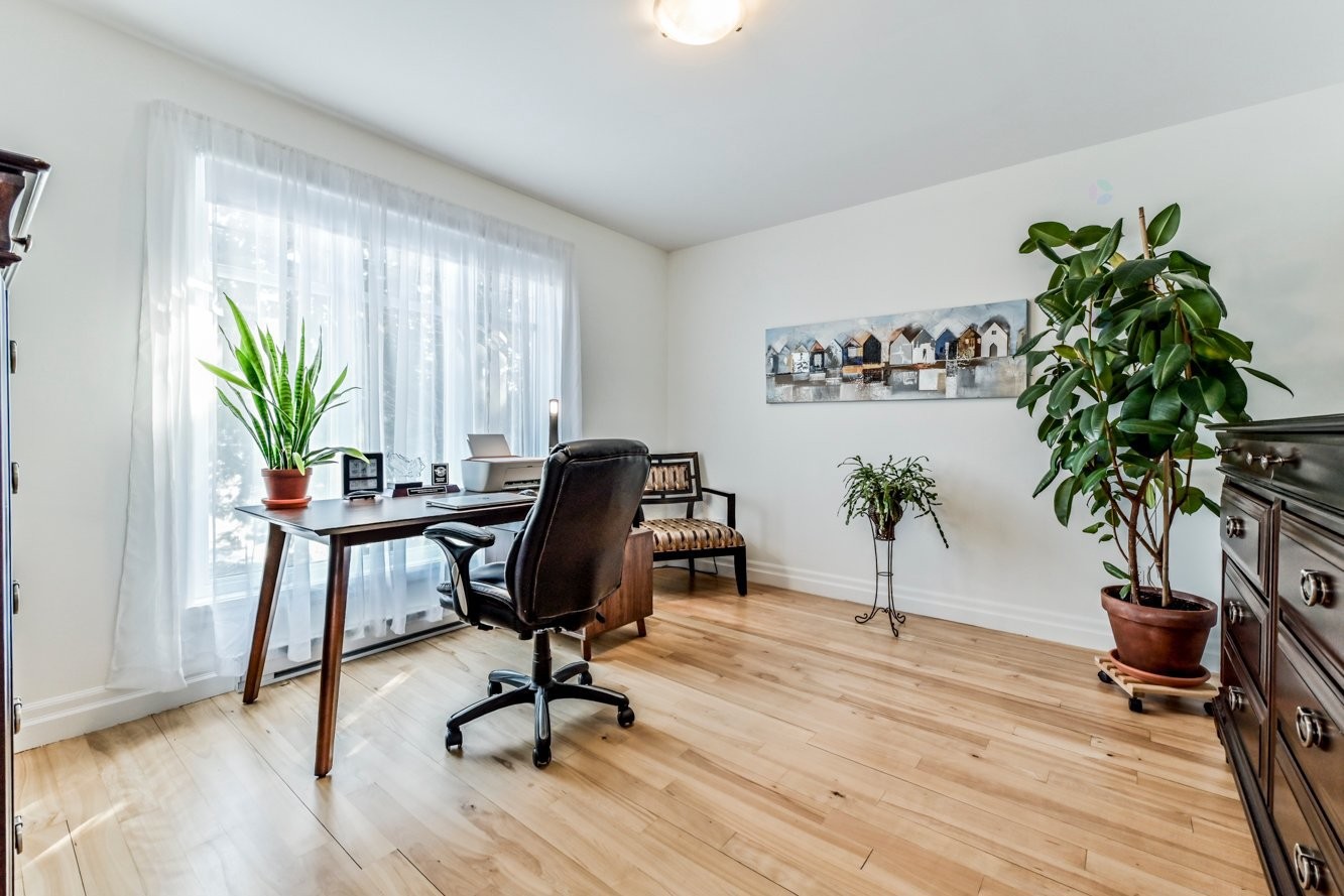 









301


Rue Baillargeon

,
Saint-Jean-sur-Richelieu,




QC
J2W2C9

