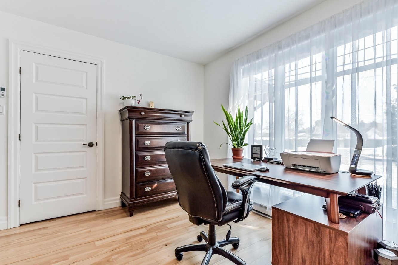 









301


Rue Baillargeon

,
Saint-Jean-sur-Richelieu,




QC
J2W2C9

