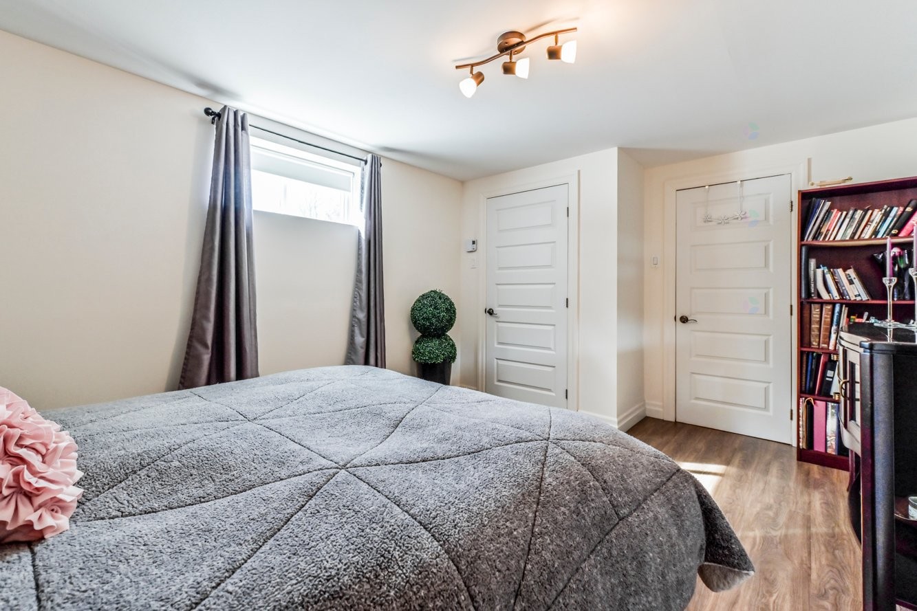 









301


Rue Baillargeon

,
Saint-Jean-sur-Richelieu,




QC
J2W2C9

