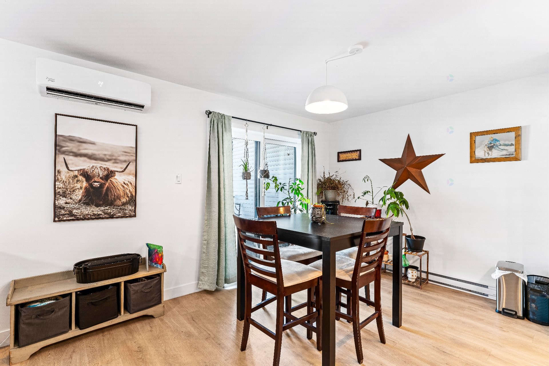 









365


Rue Adams E.

,
Richmond,




QC
J0B2H0

