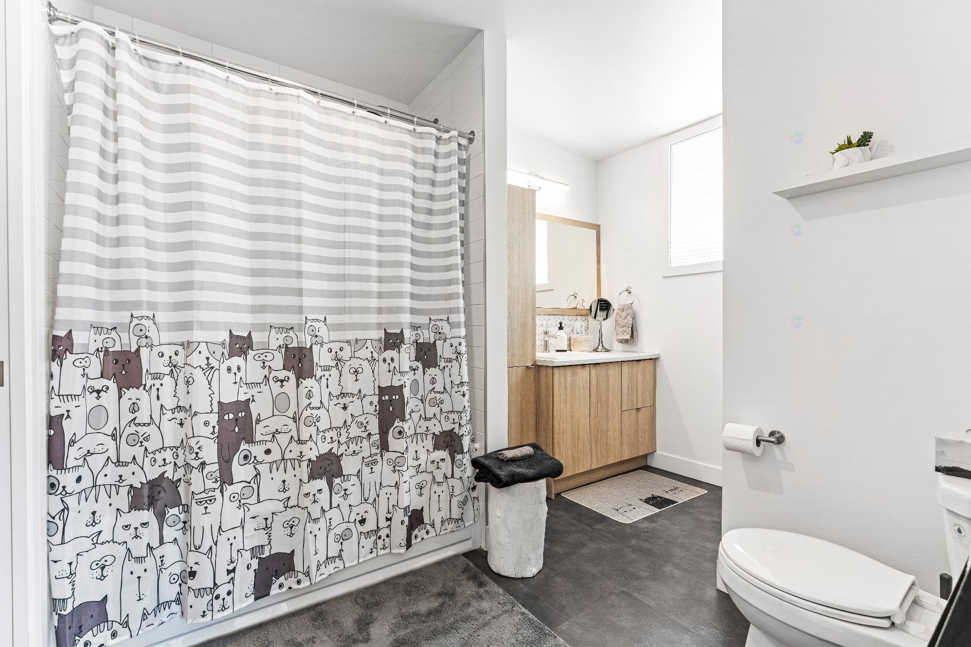 









365


Rue Adams E.

,
Richmond,




QC
J0B2H0

