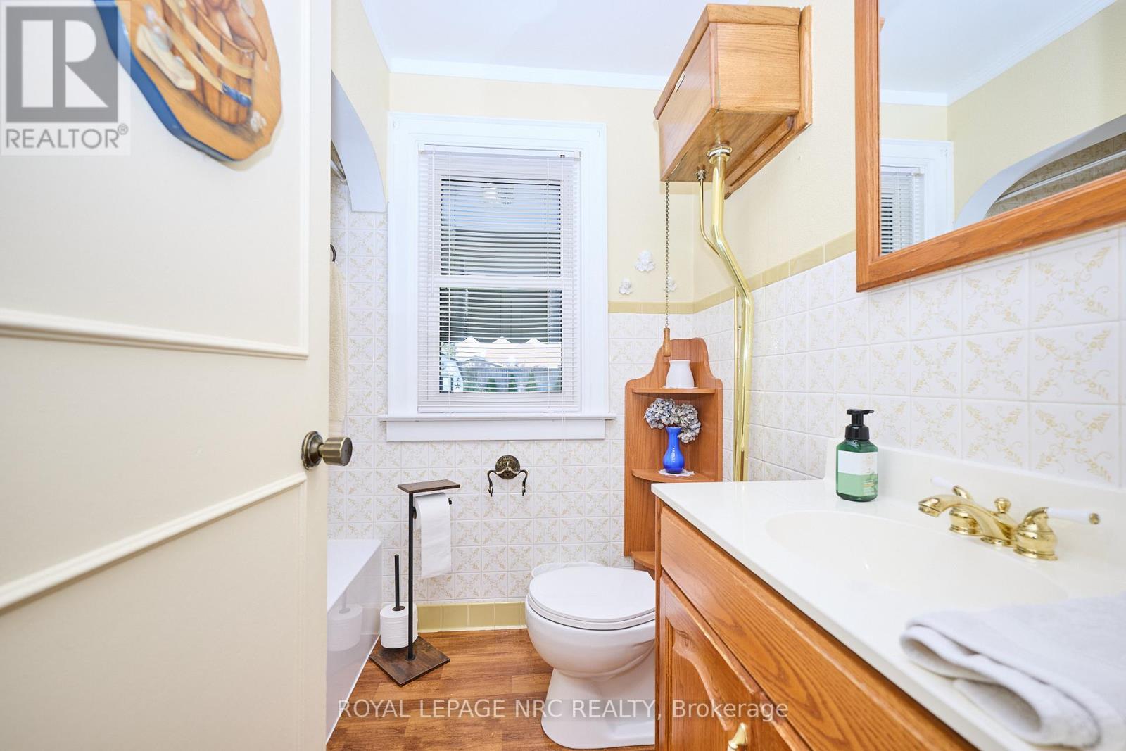 












4013 WELLAND STREET

,
Niagara Falls (Chippawa),




Ontario
L2G6J7

