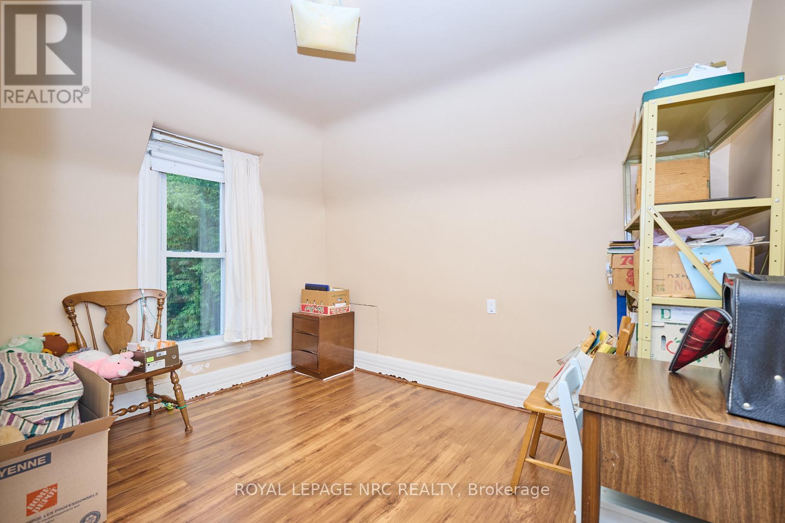 












9 PINE STREET S

,
Thorold (Thorold Downtown),




Ontario
L2V3L1

