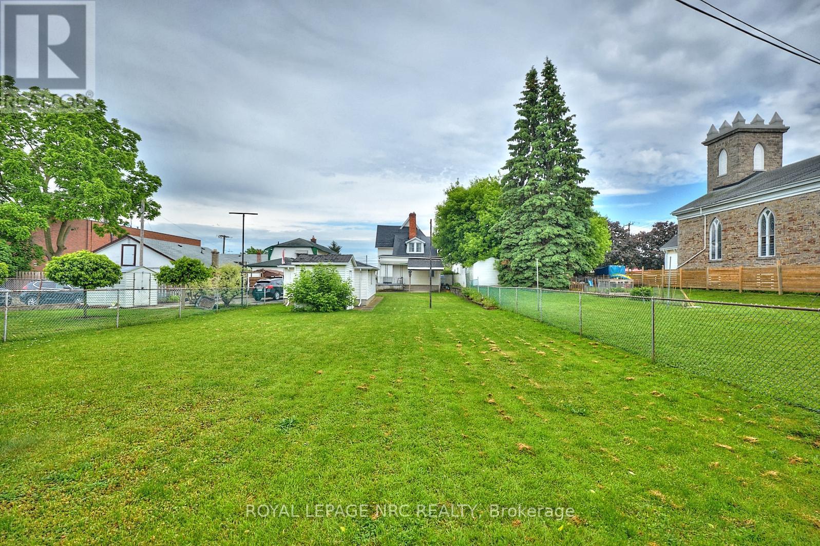 












9 PINE STREET S

,
Thorold (Thorold Downtown),




Ontario
L2V3L1

