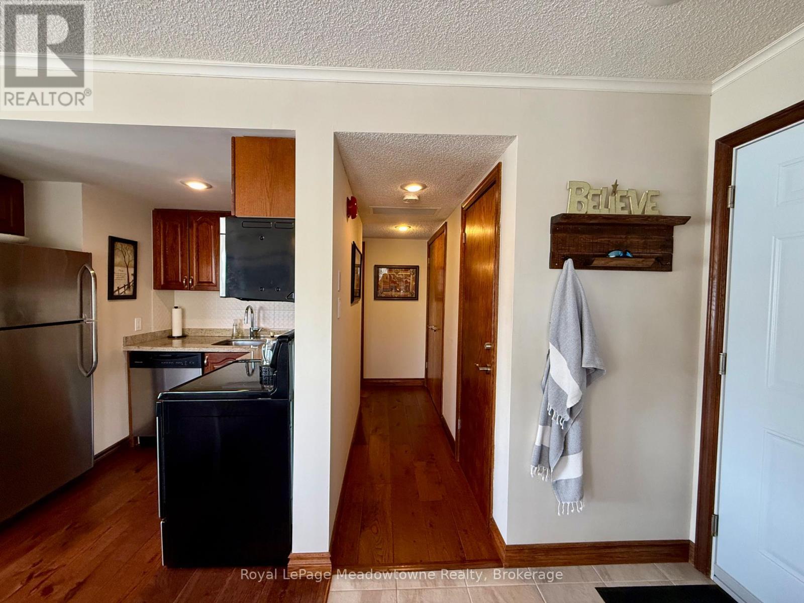 












301 - 34 DEERHURST GREENS ROAD

,
Huntsville (Chaffey),




Ontario
P1H1A9

