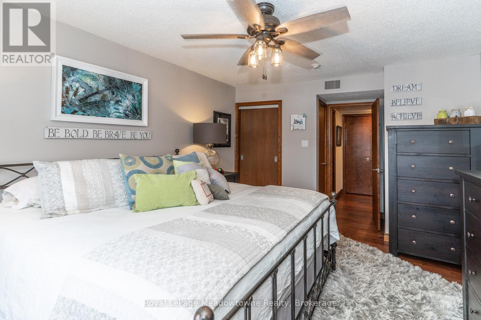 












301 - 34 DEERHURST GREENS ROAD

,
Huntsville (Chaffey),




Ontario
P1H1A9

